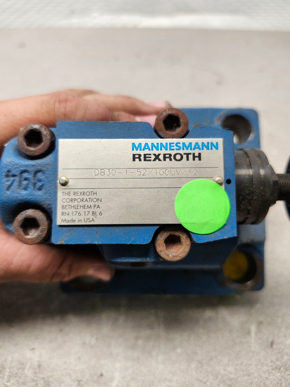 NEW NO BOX REXROTH Overflow Valve DB30-1-52/100UV/12