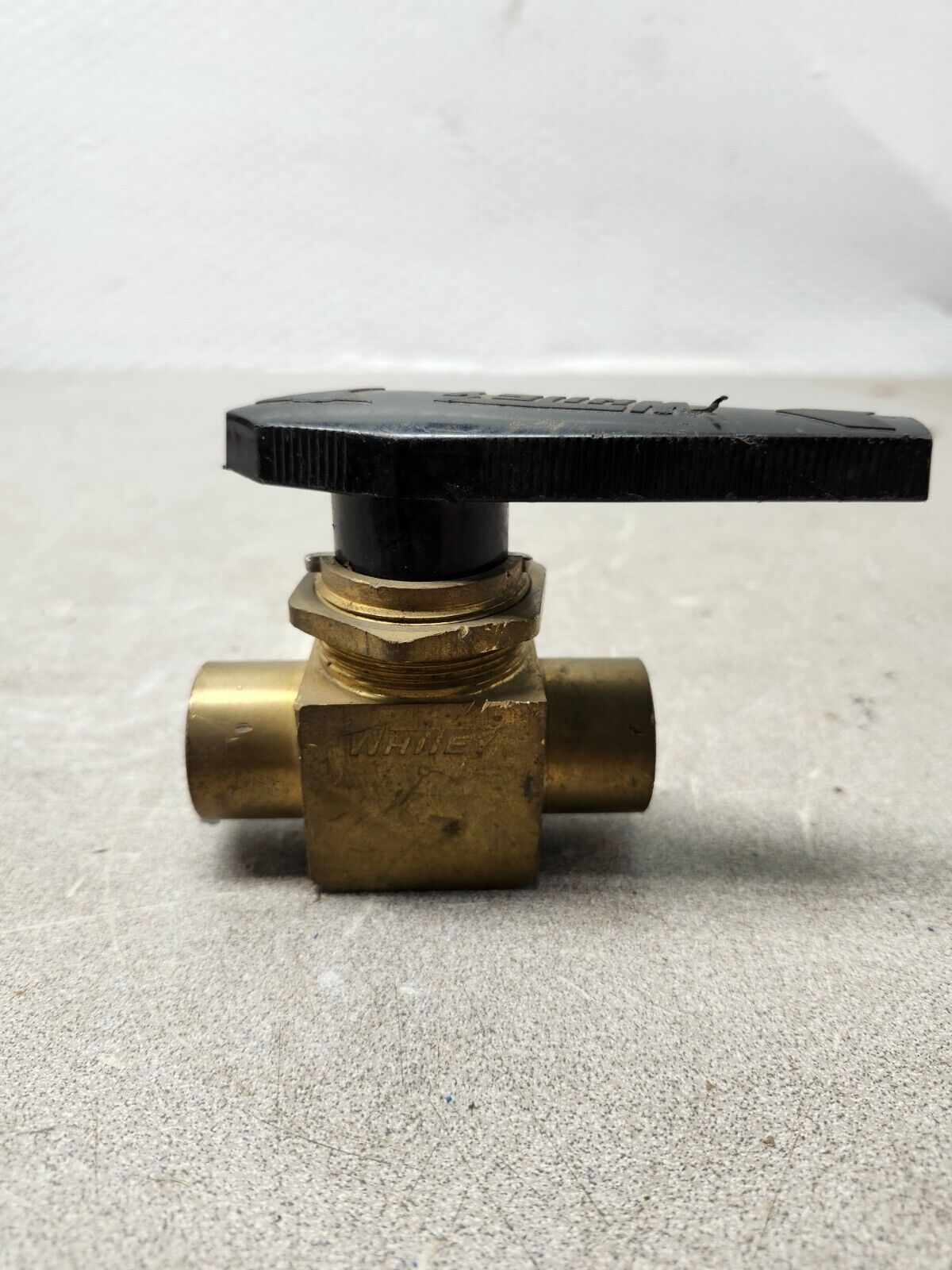 NEW NO BOX WHITEY BRASS VALVE 1'' B-45F8