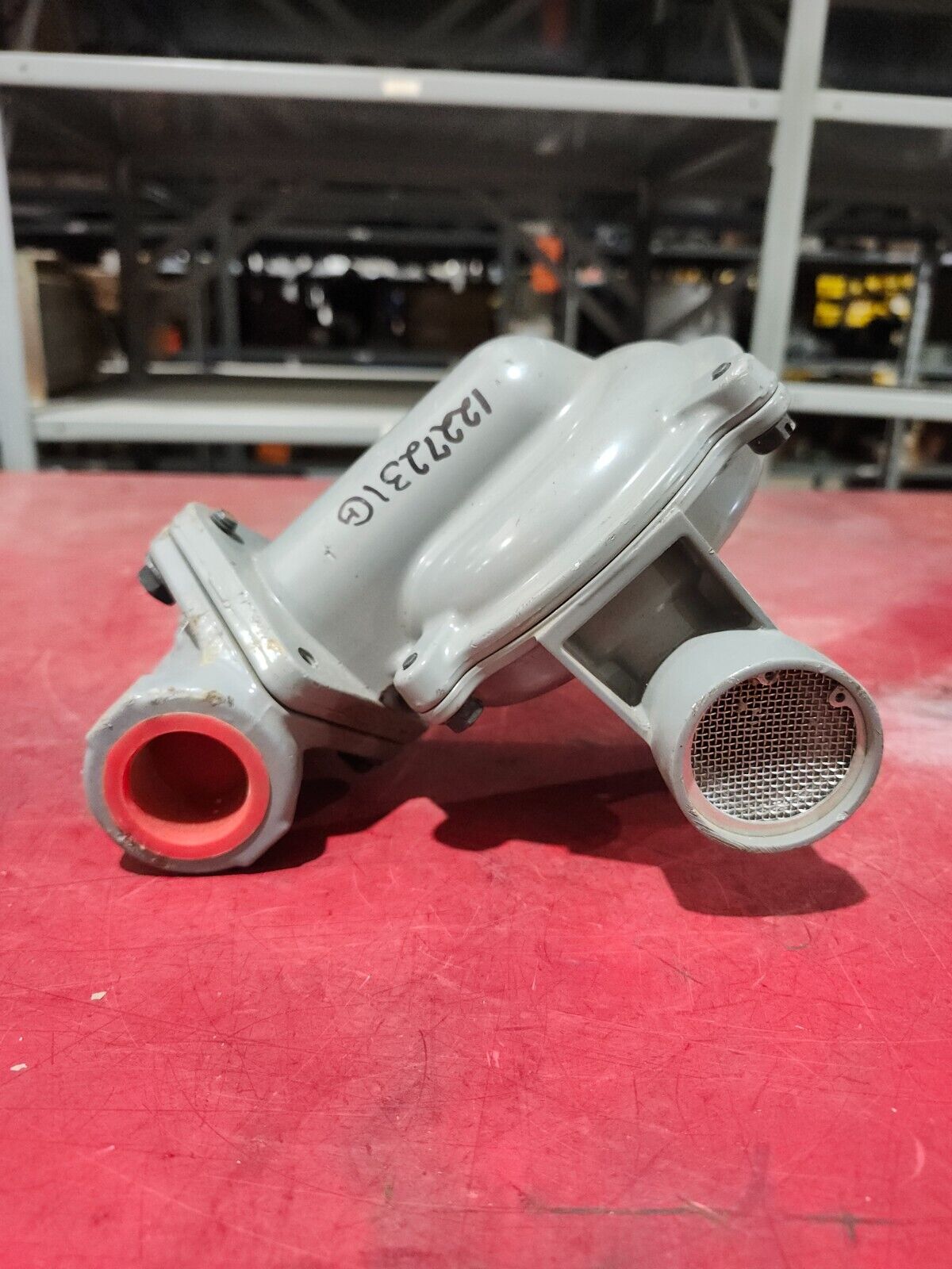 NEW NO BOX ITORN GAS REGULATOR OUTLET PRESSURE MODEL 8.42