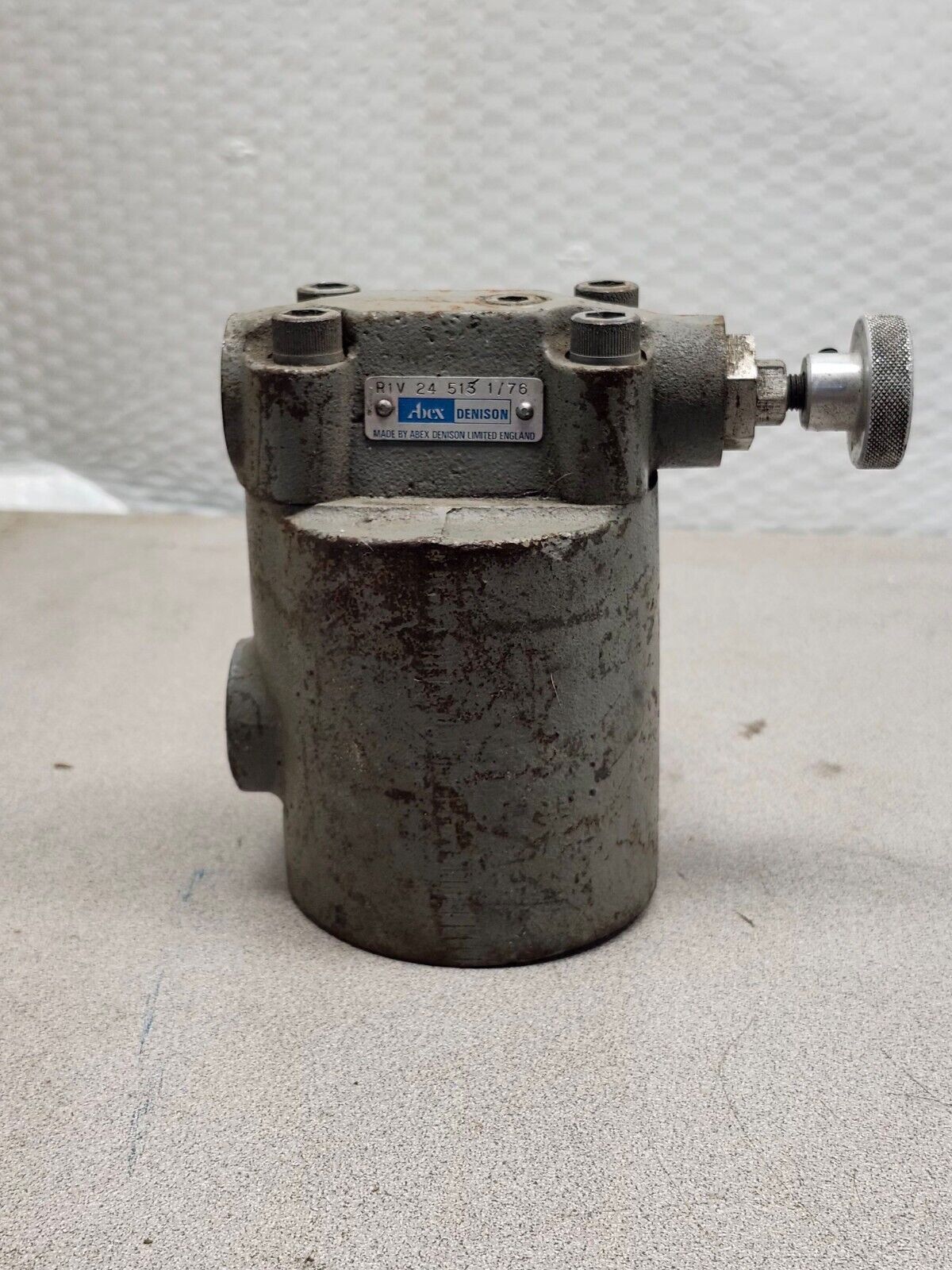 USED ABEX DENISON HYDRAULIC VALVE R1V 24 513 1/76