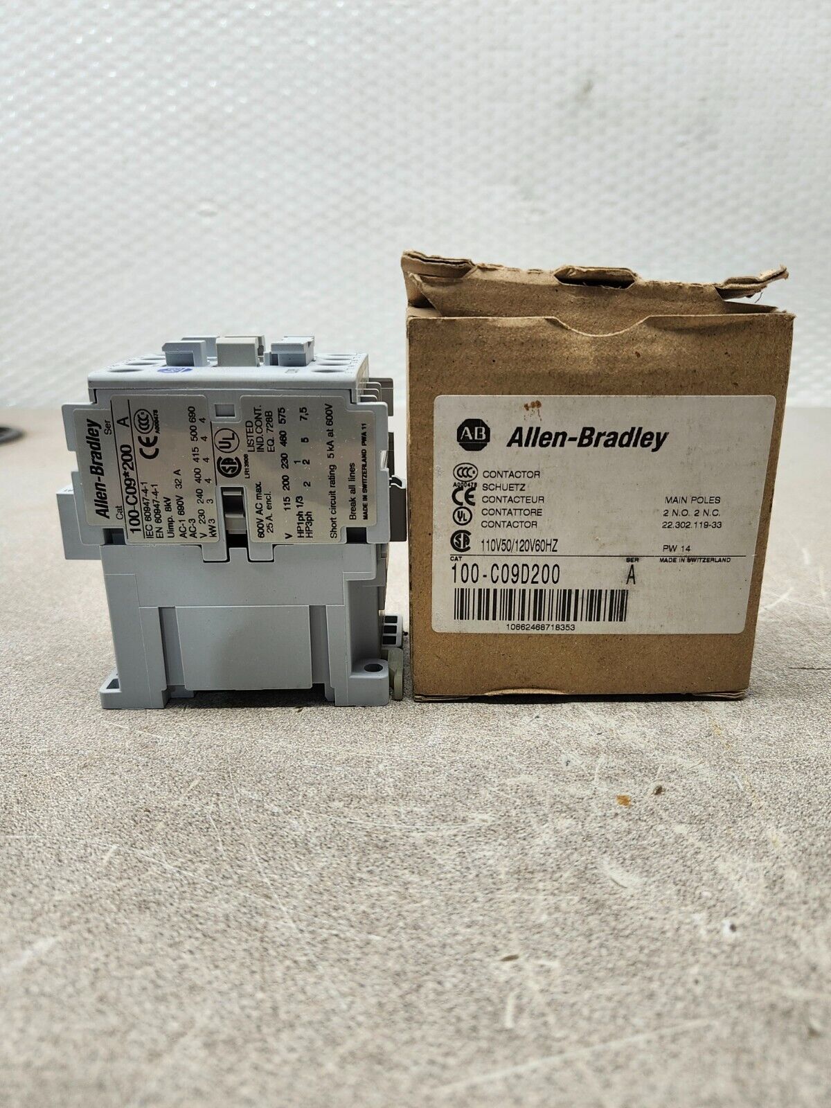 NEW IN BOX ALLEN BRADLEY CONTACTOR 100-C09D200