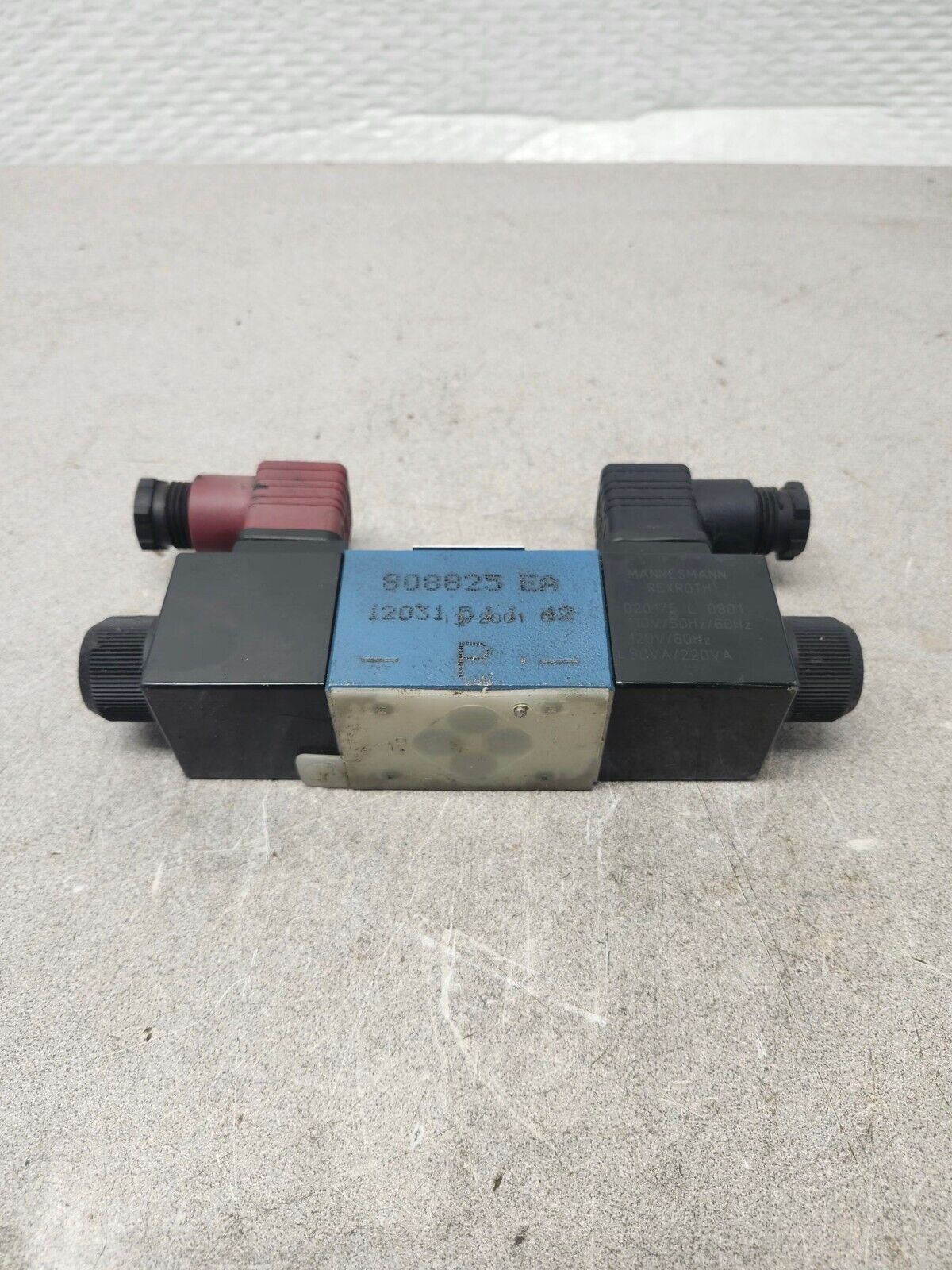 NEW NO BOX REXROTH DIRECTIONAL VALVE 4WE6D6X/0FEW110N9Z45