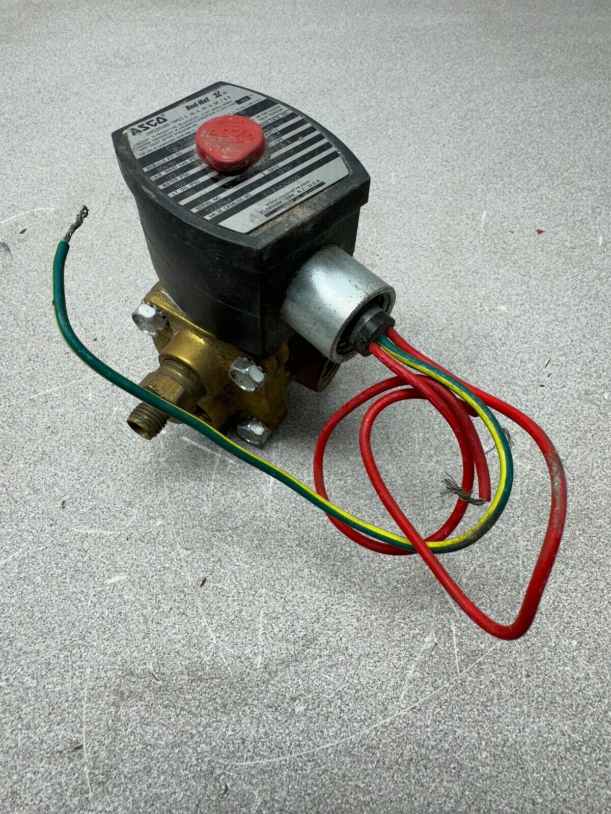 USED ASCO RED HAT SOLENOID VALVE 3/8" PIPE 120V. COIL EF8342G003