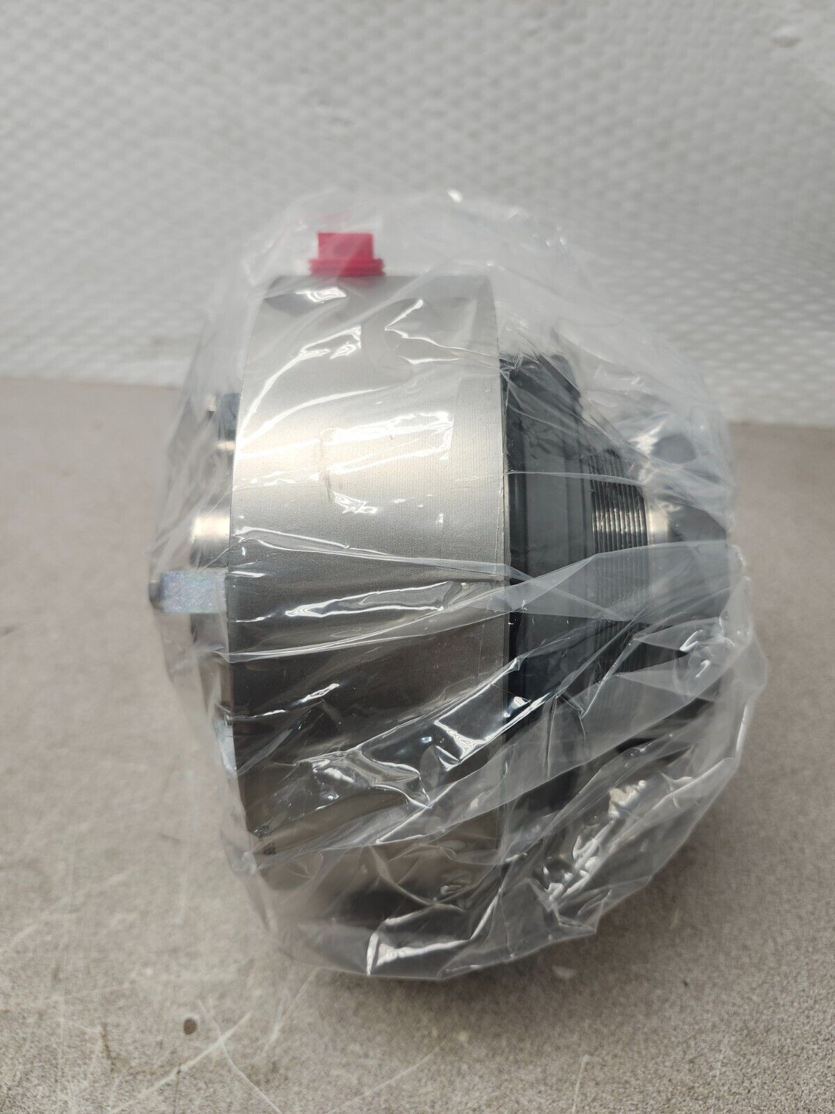 NEW IN BOX VIP FLEX-A-SEAL STYLE 76X WIYH T.C. SHIELDS SHAFT SIZE 2.625 AAS1041