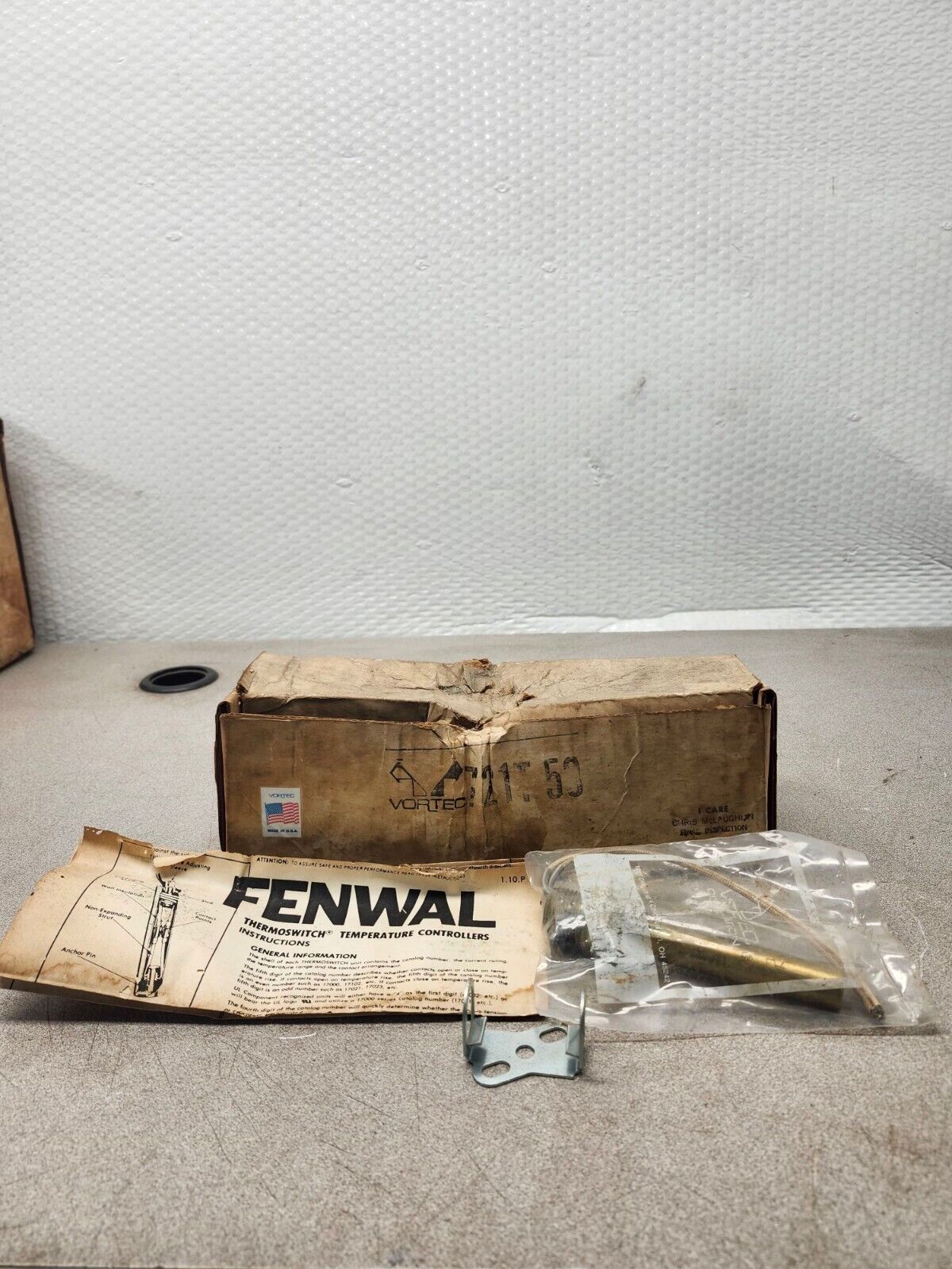 NEW IN BOX FENWAL THERMOSWITCH THERMOSTAT EXAIR 9017