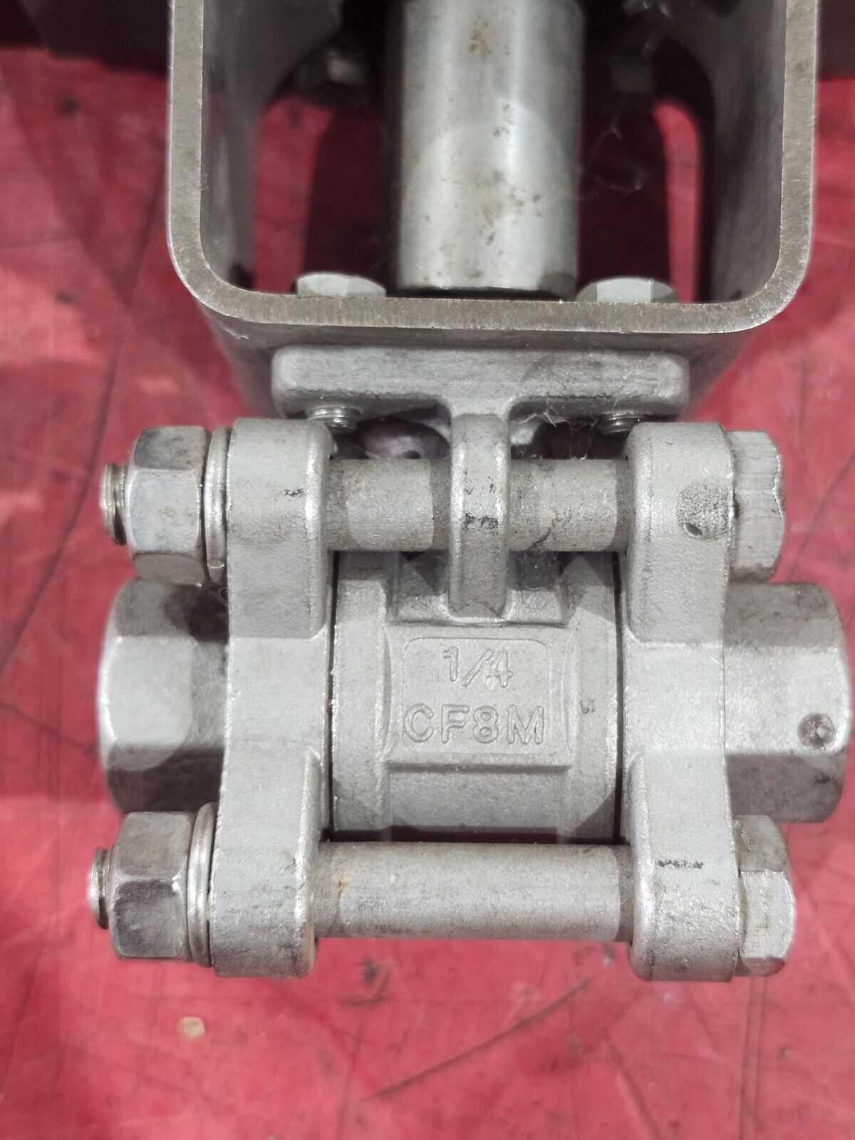 USED 1/4" VALVE WITH DURAIR ACTUATOR AP050 N