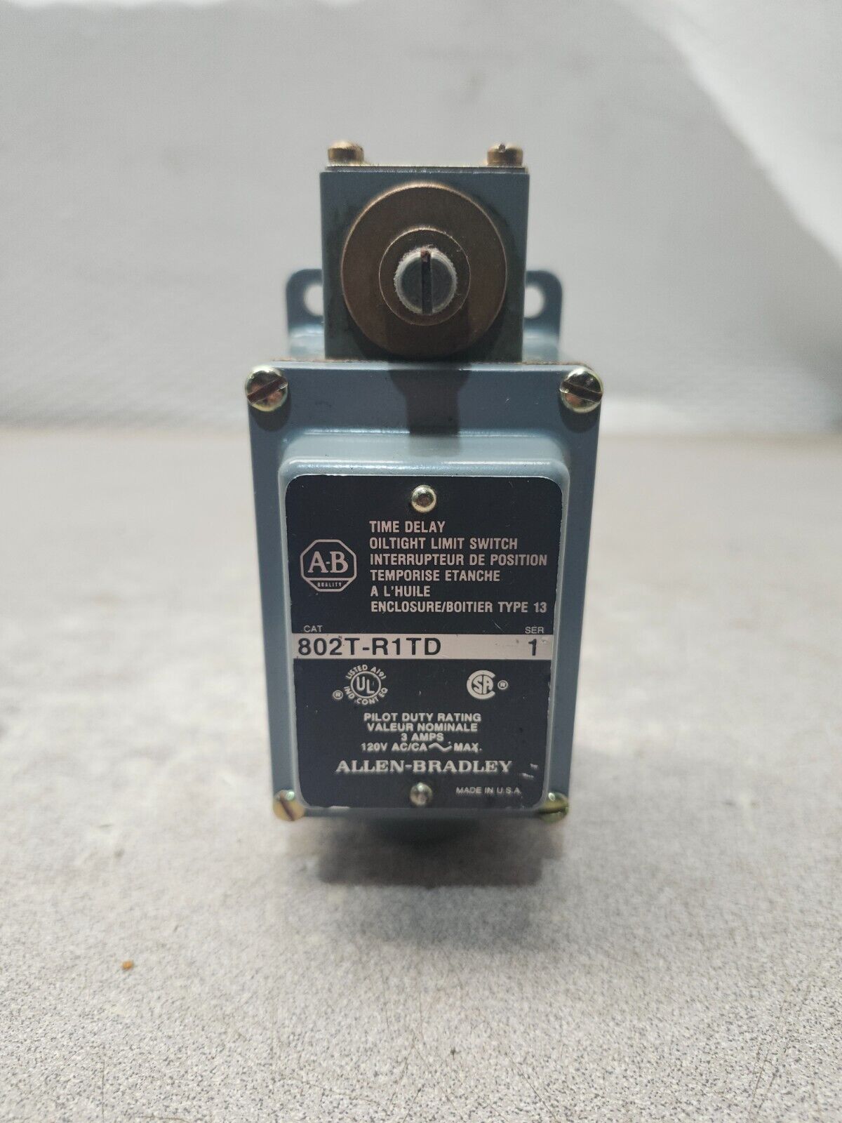 NEW NO BOX ALLEN BRADLEY SERIES 1 TIME DELAY OILTIGHT LIMIT SWITCH 802T-R1TD