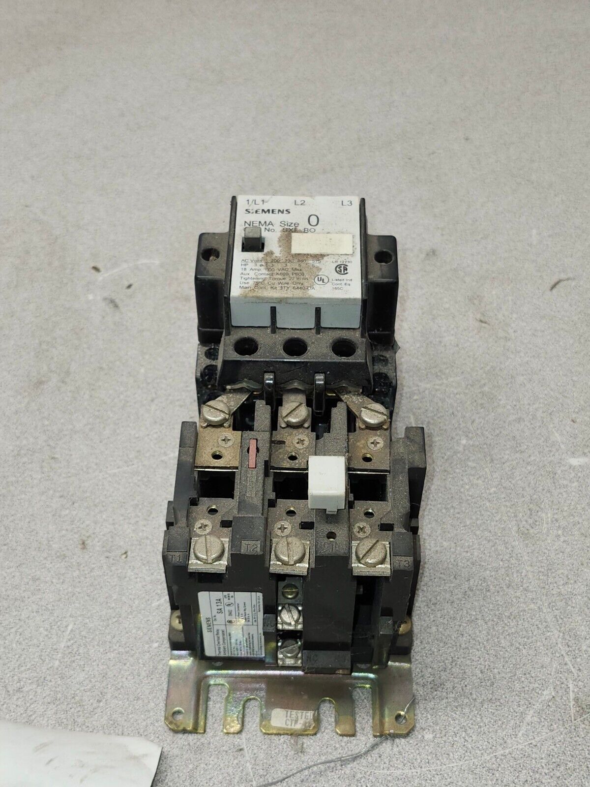 USED SIEMENS NEMA SXL-B0 Starter with Siemens SA 13A Relay 600 vac