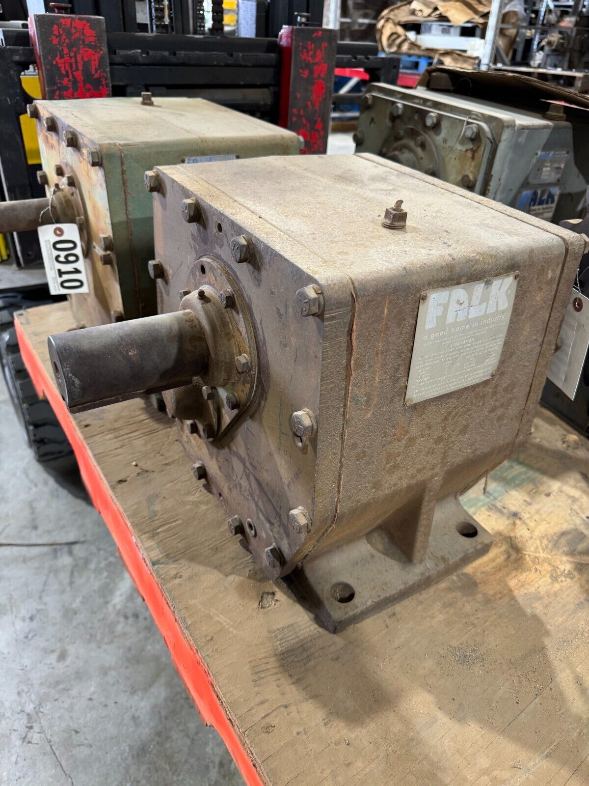 USED FALK ENCLOSED GEAR DRIVE SPEED REDUCER 30.69 RATIO 1050F 2A