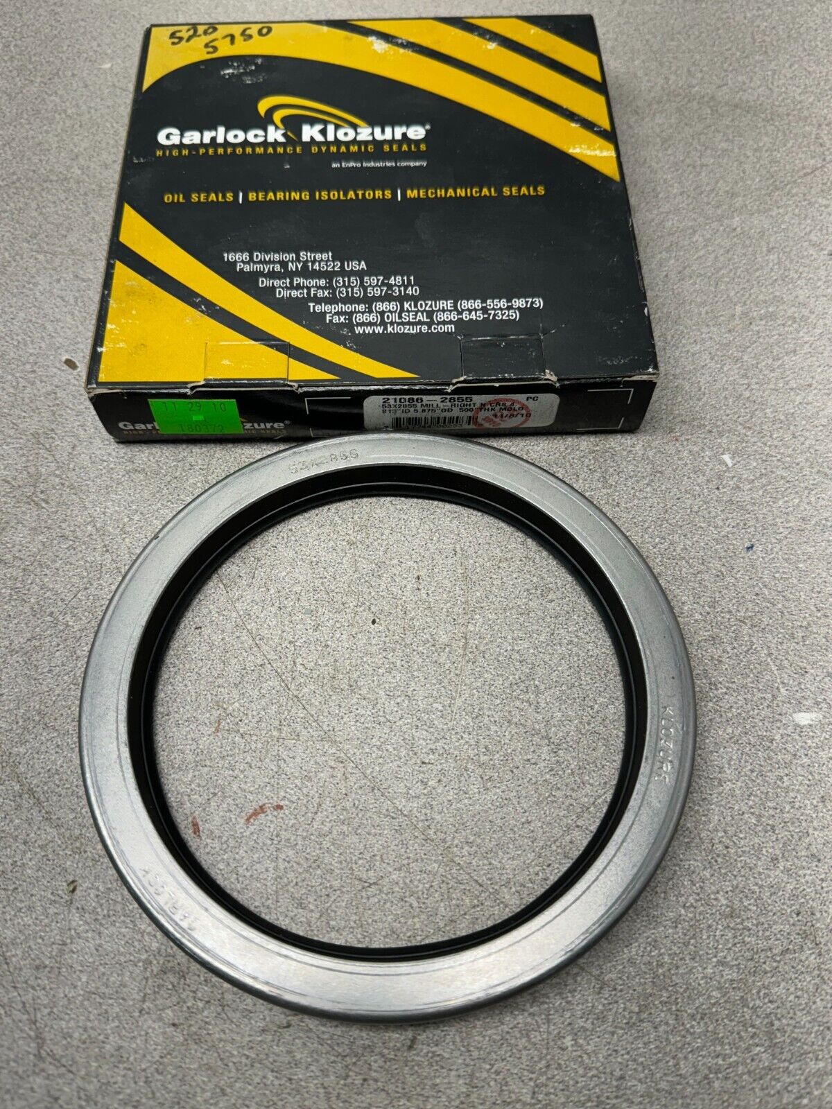 NEW IN BOX GARLOCK OIL SEAL 21086-2855