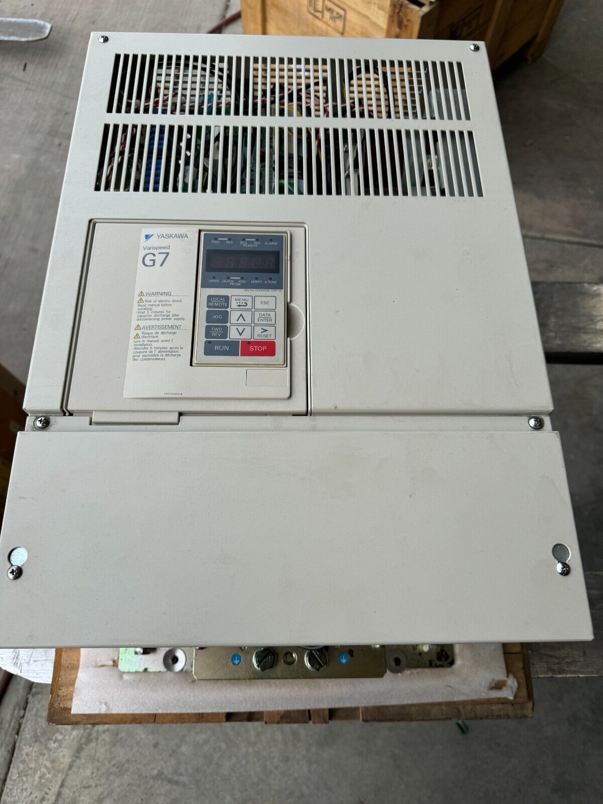 NEW SURPLUS YASKAWA VARISPEED G7 INVERTER DRIVE CIMR-G7U2037