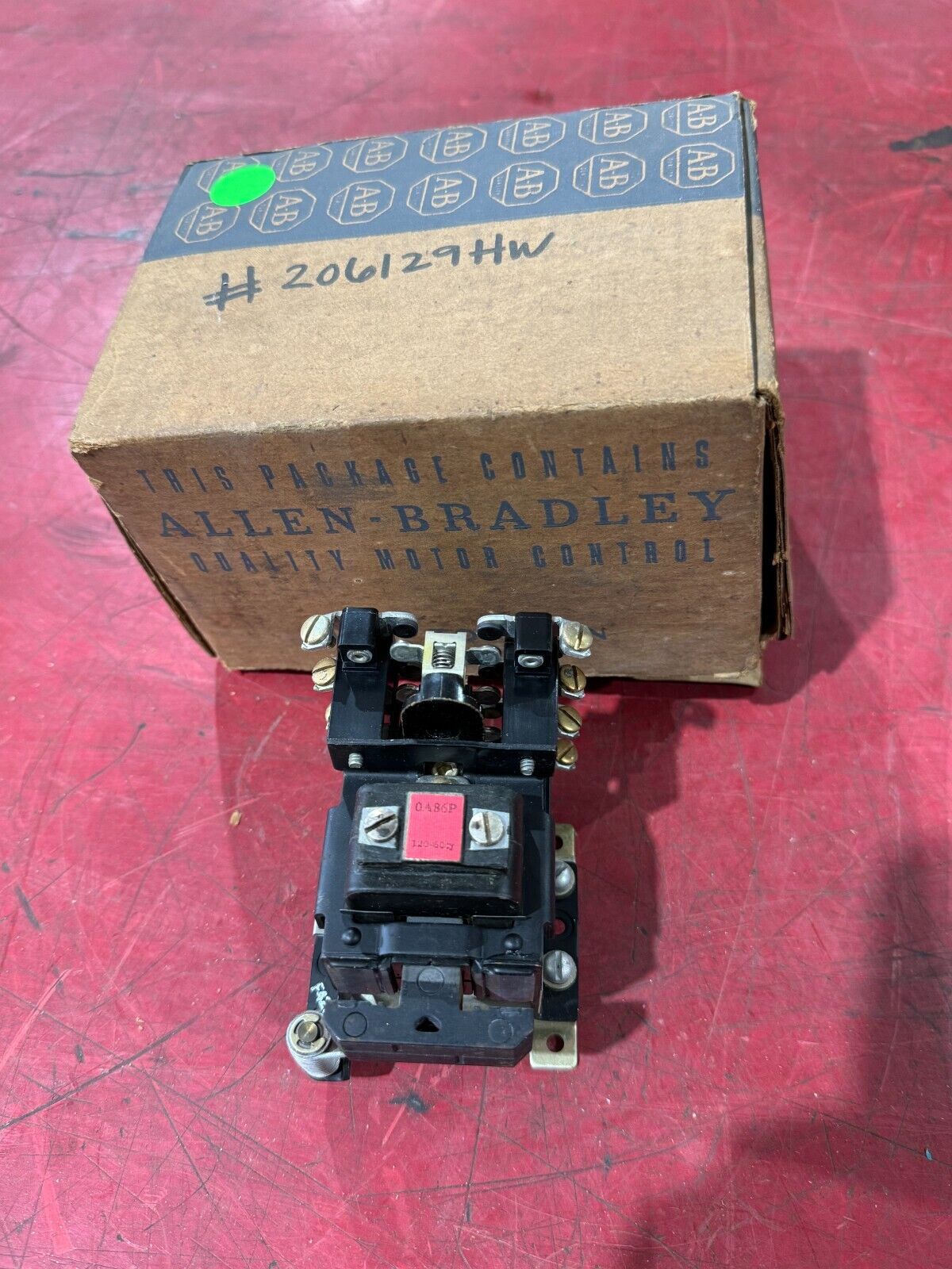 NEW IN BOX ALLEN BRADLEY AC RELAY TYPE B 700-B400A