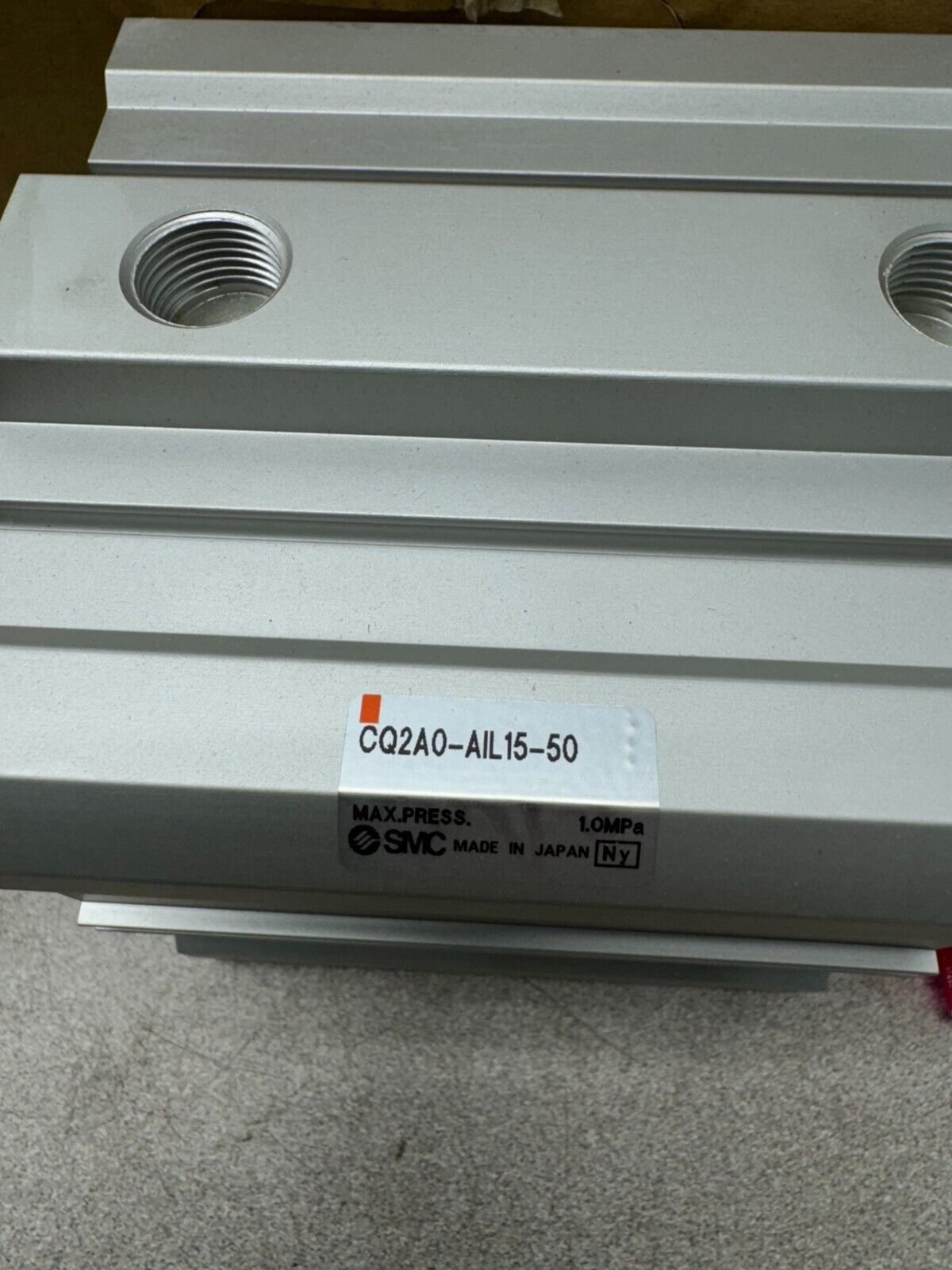 NEW IN BOX SMC PNEUMATIC CYLINDER CQ2A0-AIL15-50