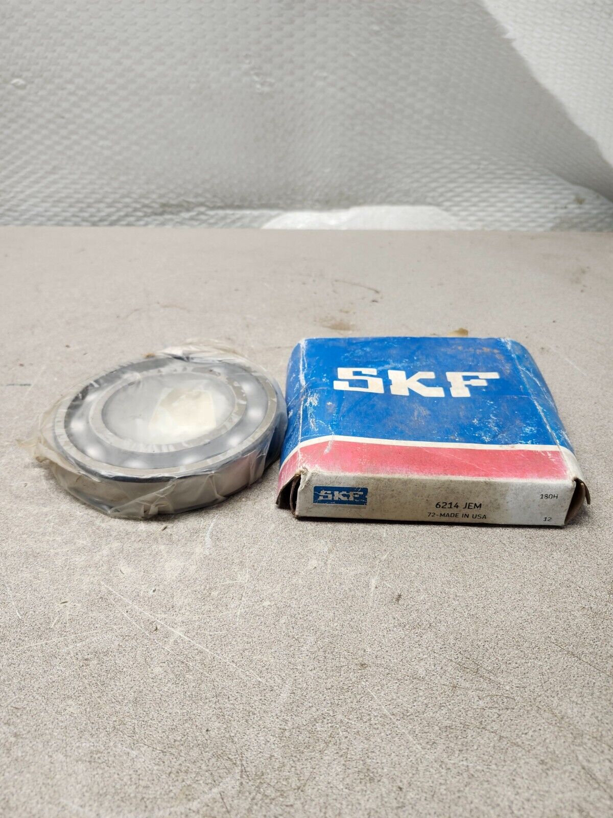 NEW IN BOX SKF Deep Groove Ball Bearing 6214 JEM