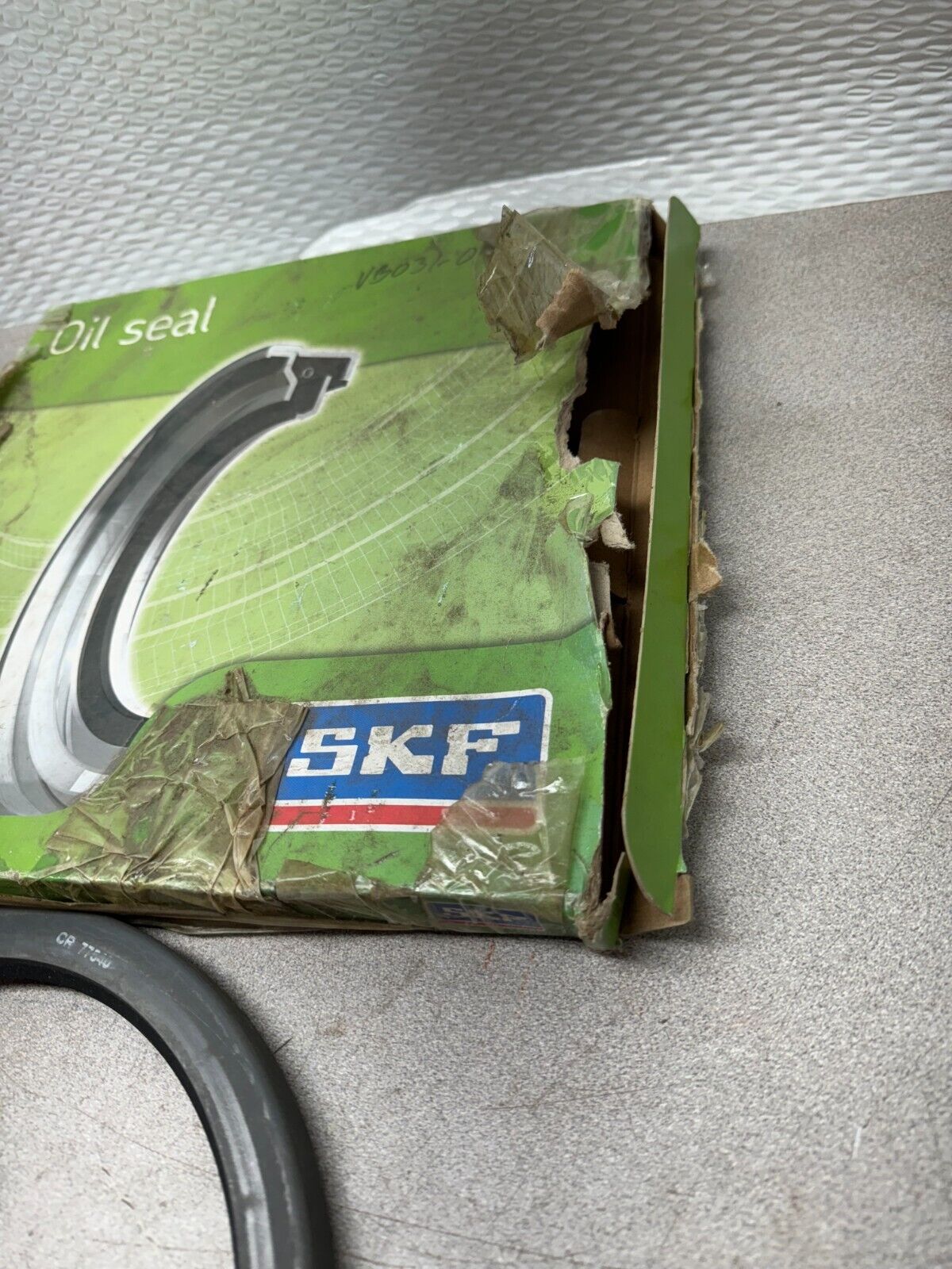 NEW IN BOX SKF OIL SEAL 77540