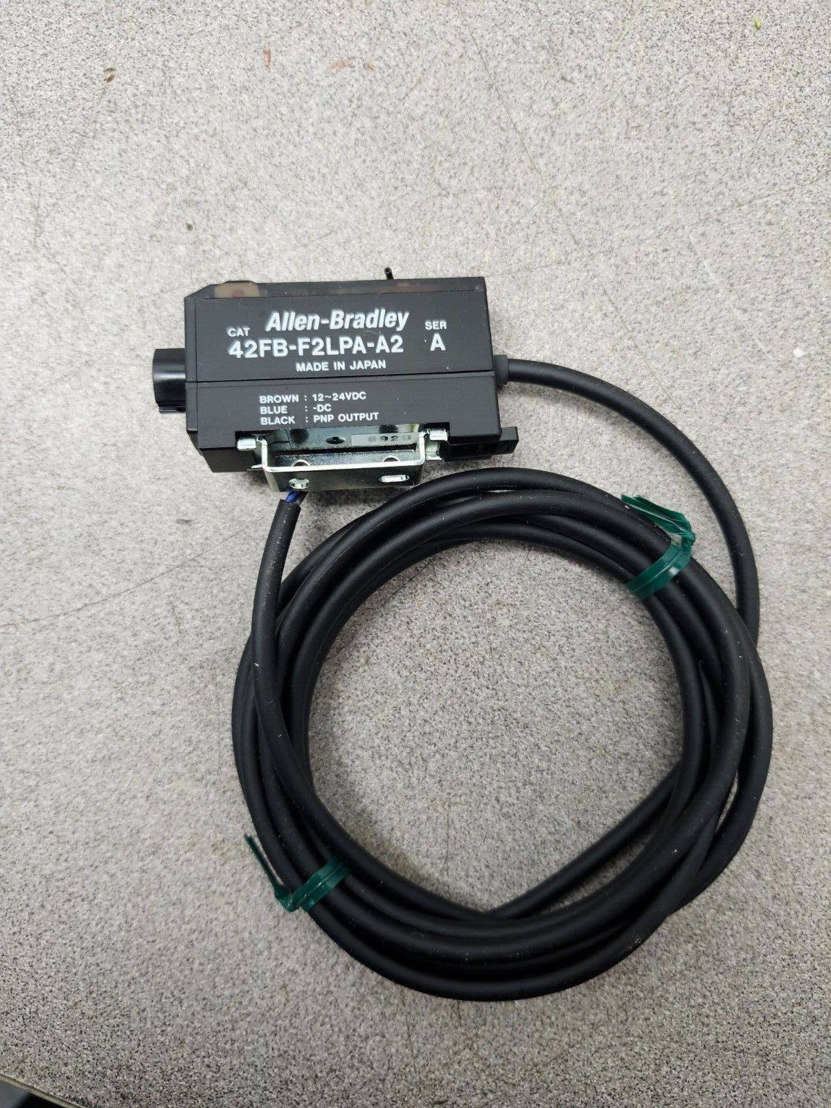 NEW IN BOX ALLEN-BRADLEY PHOTOSWITCH SENSOR 42FB-F2LPA-A2 SERIES A