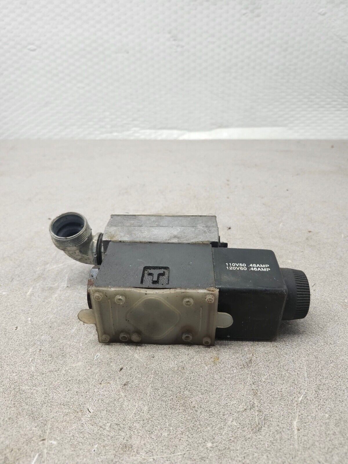 USED MONARCH DIRECTIONAL VALVE 5000PSI  0969