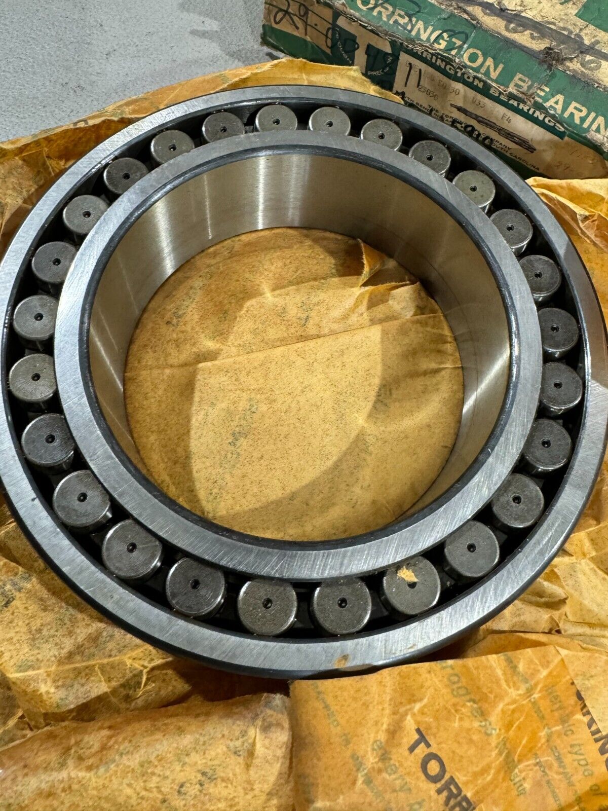 NEW IN BOX TORRINGTON 150SD30-W33 F4 SPHERICAL ROLLER BEARING 23030