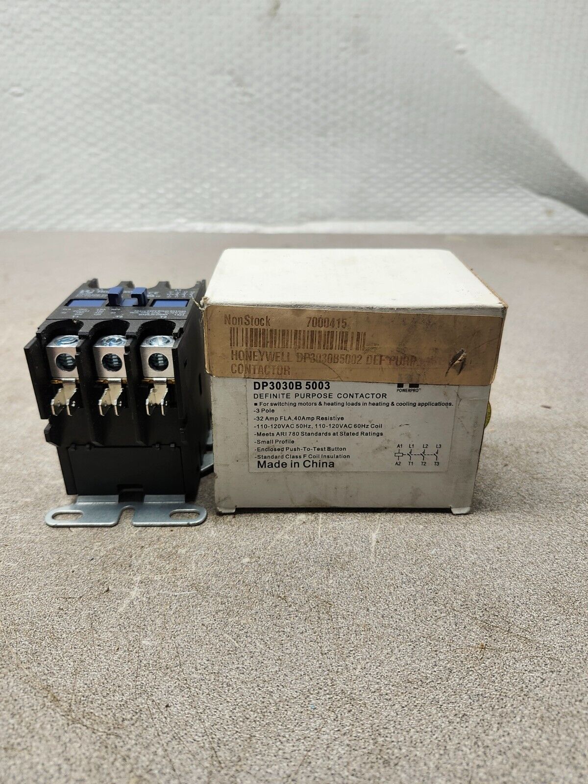 NEW IN BOX HONEYWELL TRADELINE CONTACTOR 110-120VAC 50/60HZ DP3030A5003