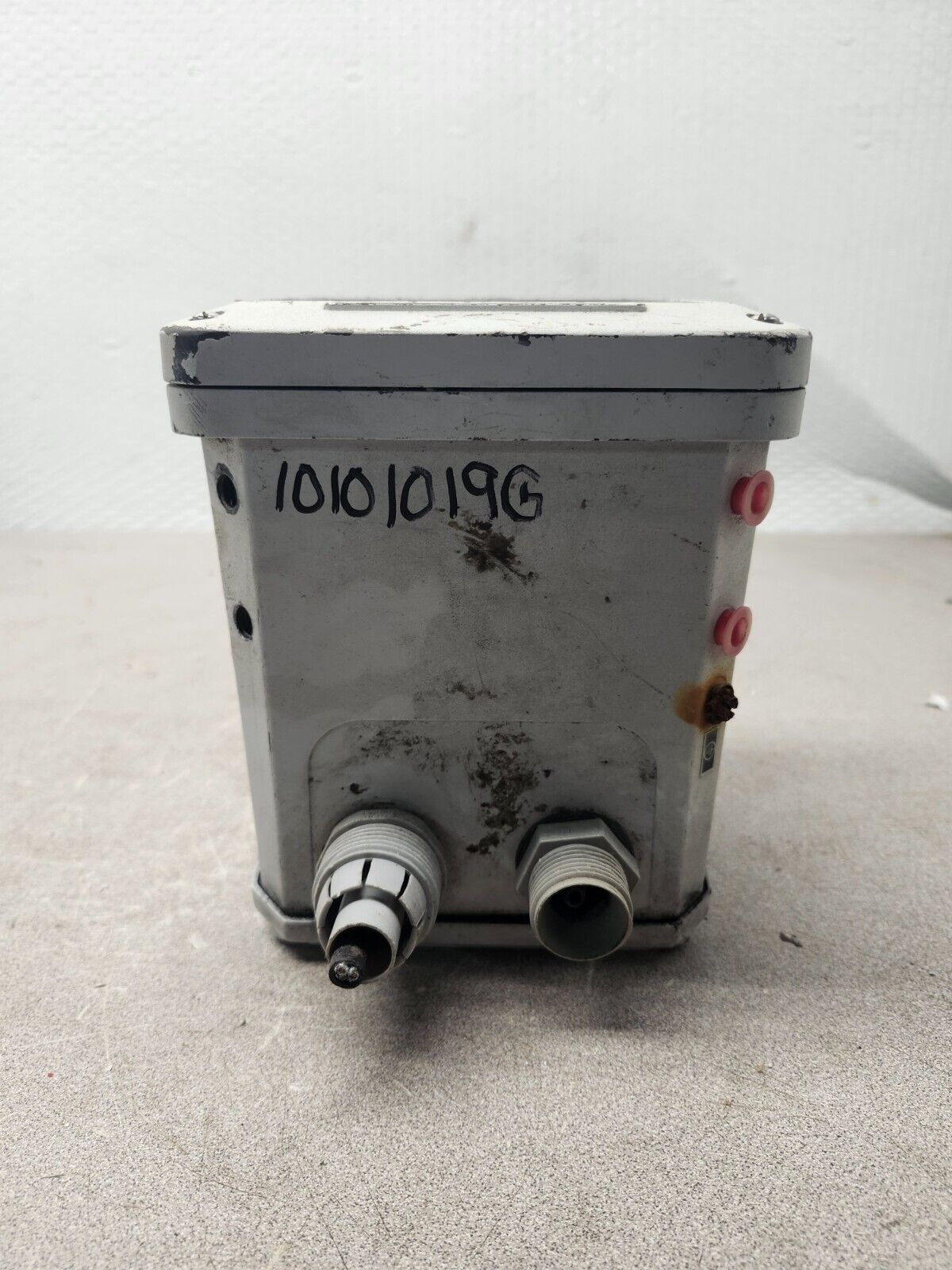 USED NO BACK ABB CONDUCTIVITY TRANSMITTER TB82