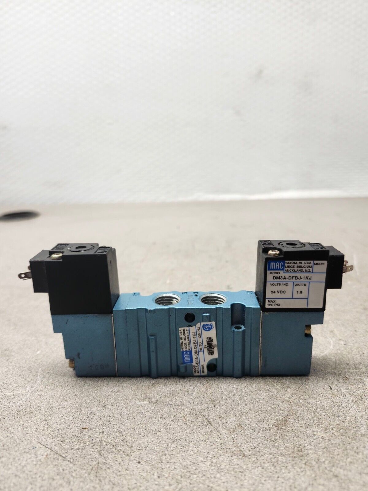 USED MAC SOLENOID VALVE 451A-B0A-DM-DFBJ-1KJ