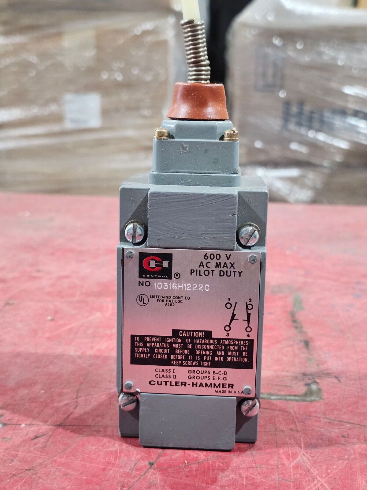 NEW IN BOX CUTLER HAMMER PILOT DUTY LIMIT SWITCH 10316H1222C