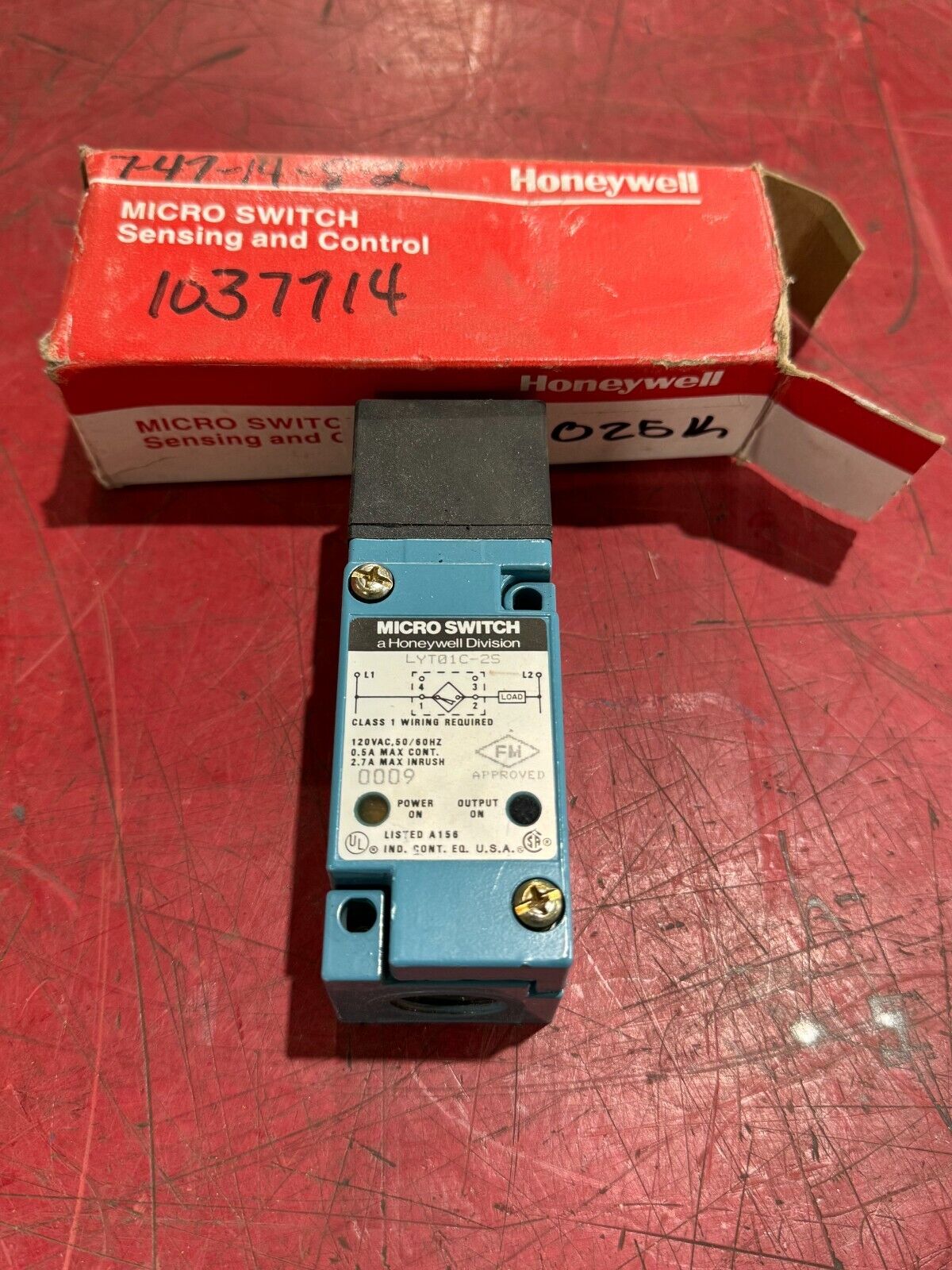 NEW HONEYWELL MICROSWITCH SENSOR LYT01C-2S