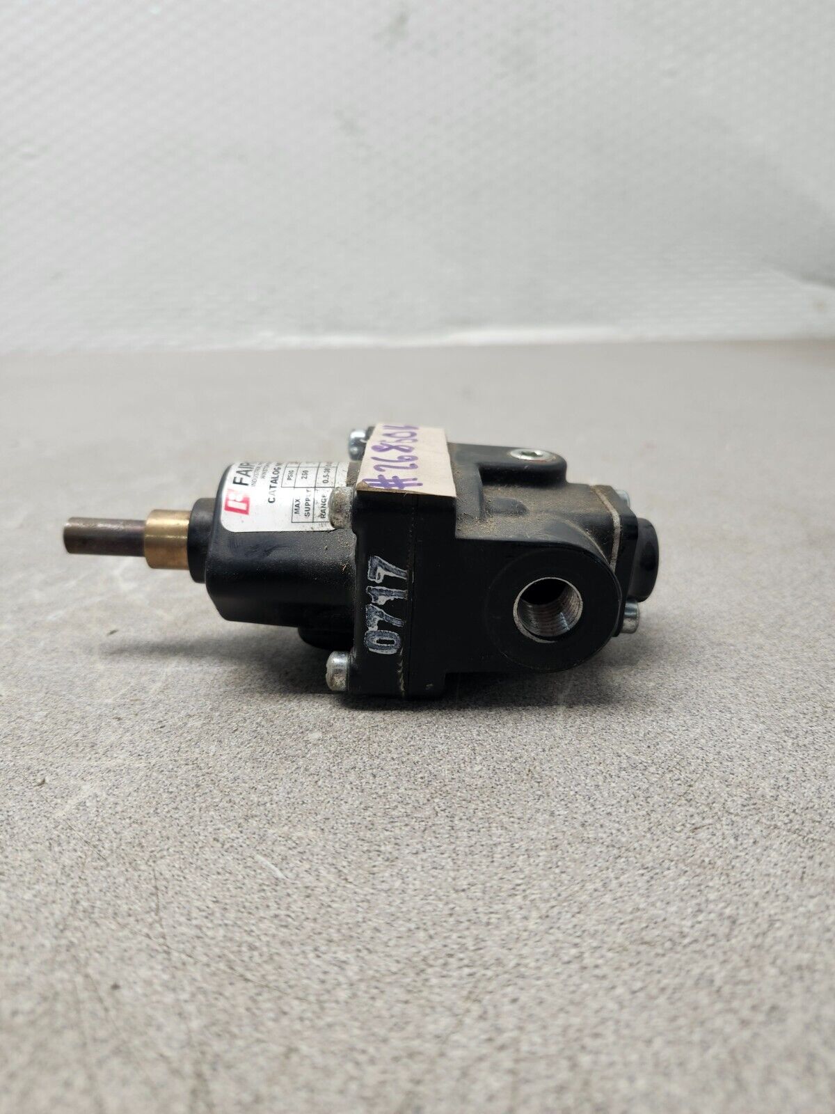 USED FAIRCHILD AIR REGULATOR 1/4" 30232R