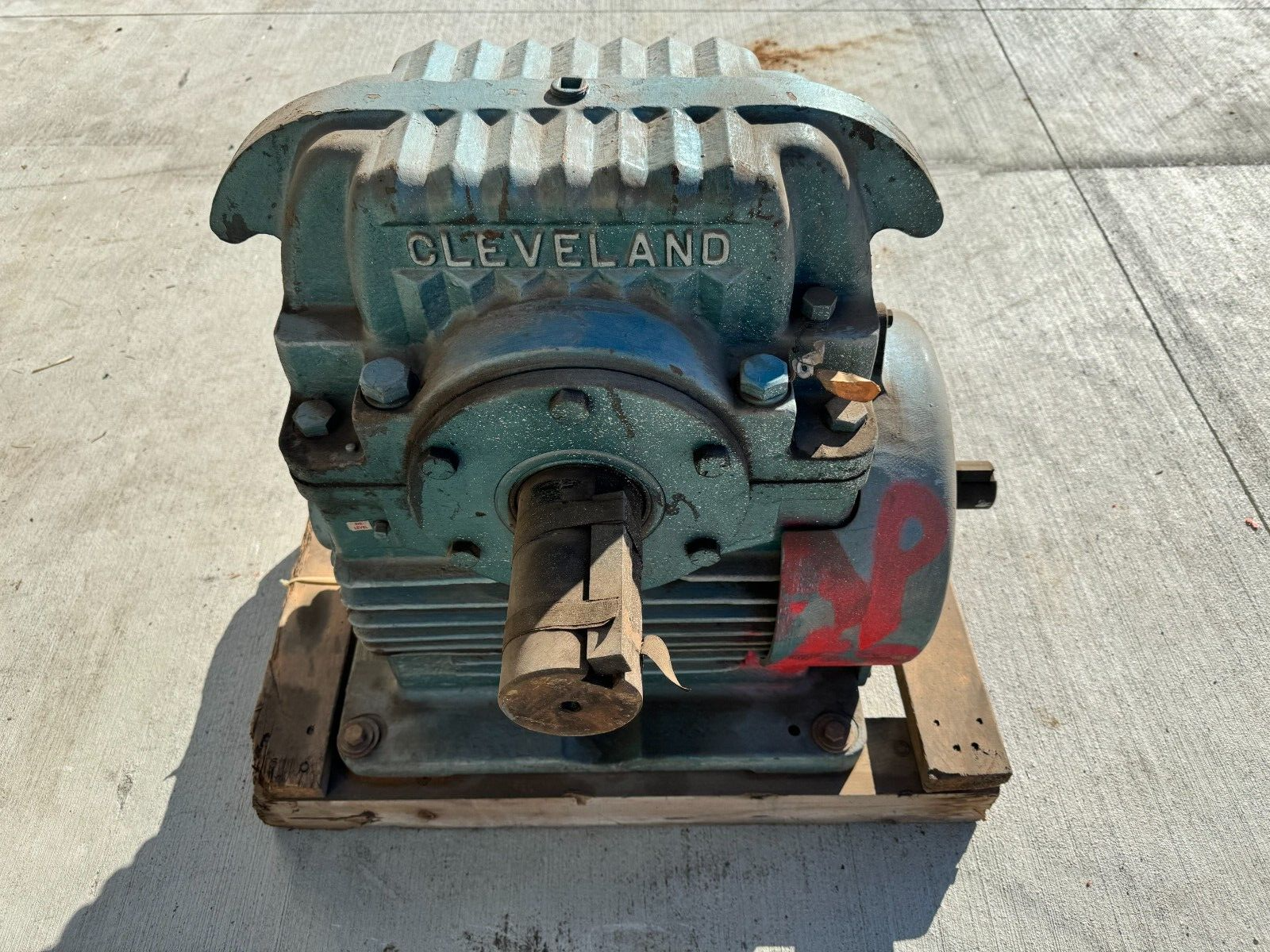 USED CLEVELAND GEAR REDUCER 18:1 RATIO 80AF