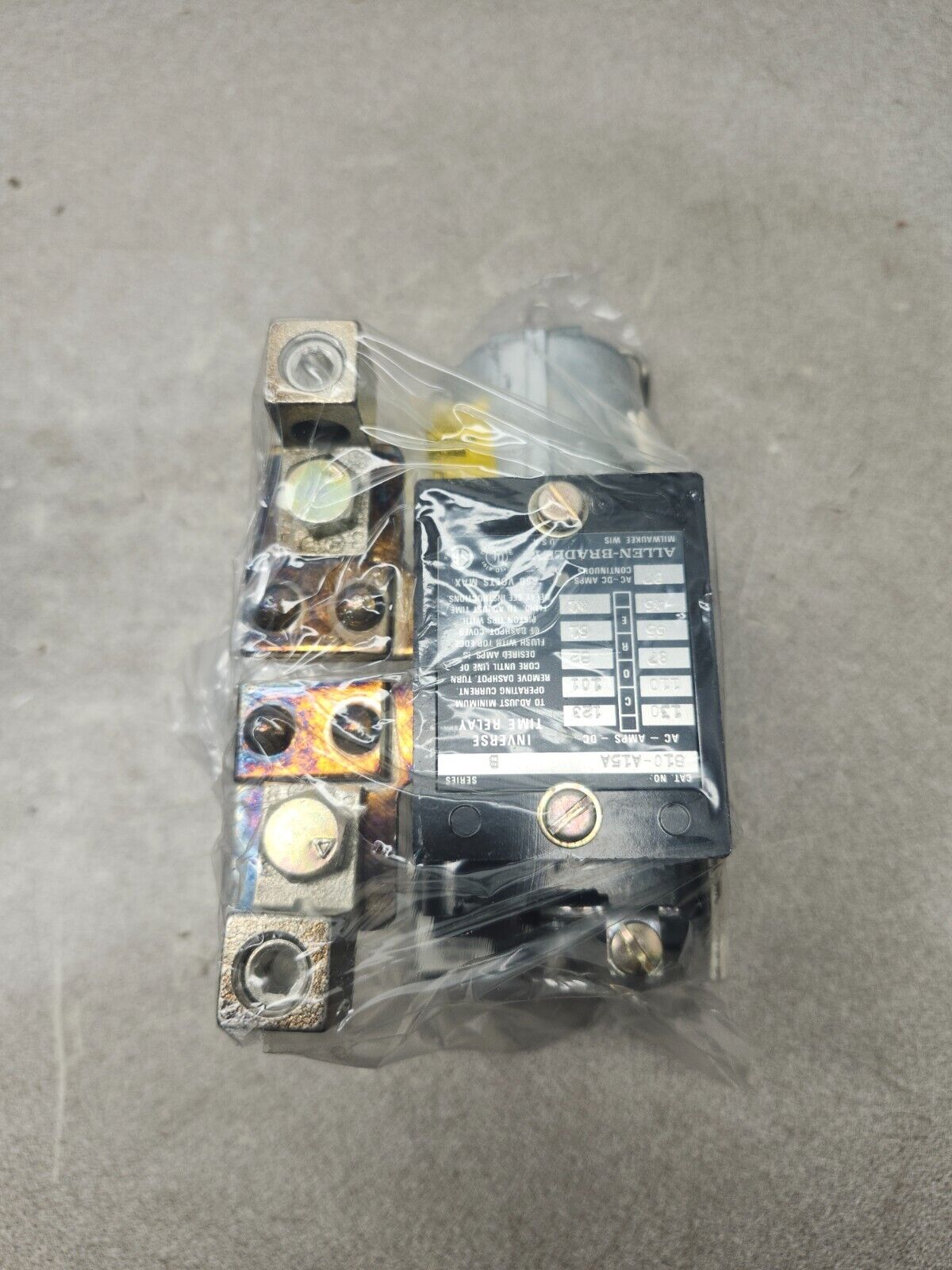 NEW IN BOX Allen Bradley Magnetic Overload Relay 810-A15A