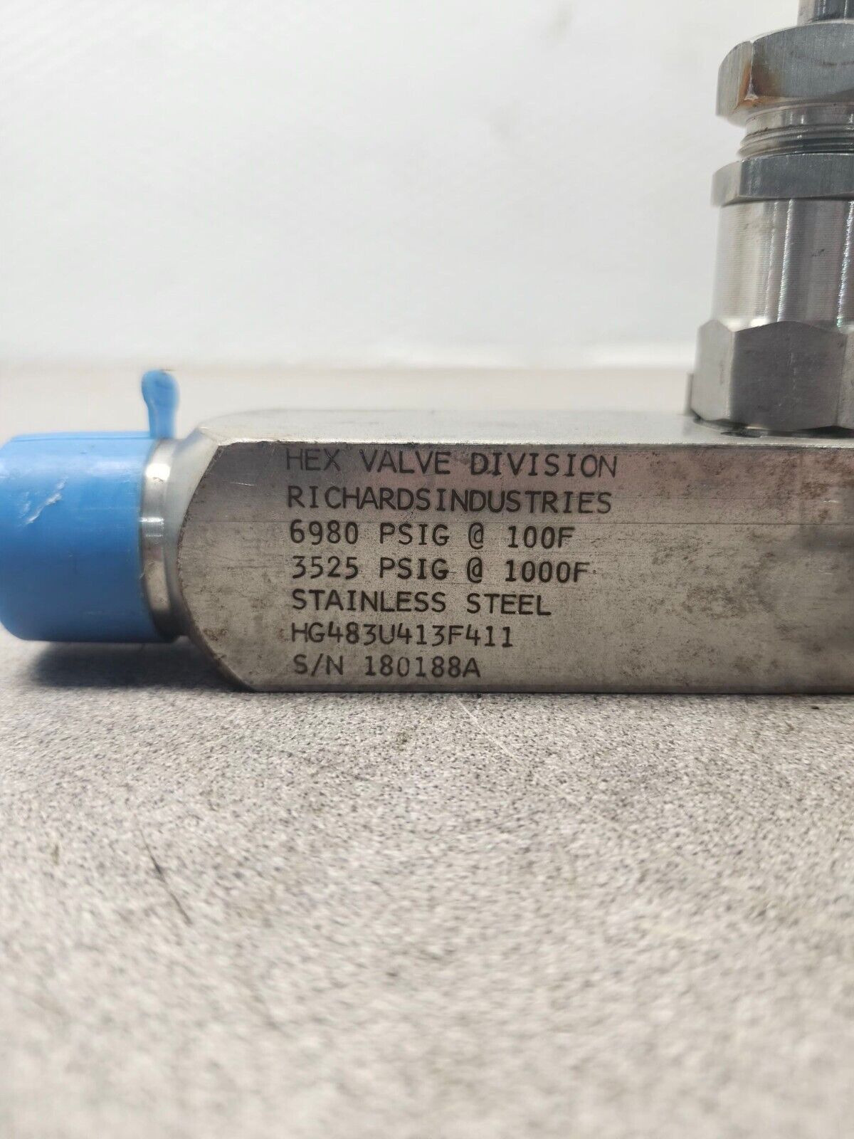 NEW NO BOX HEX VALVE DIVISION STAINLESS STEEL HG481U323F411