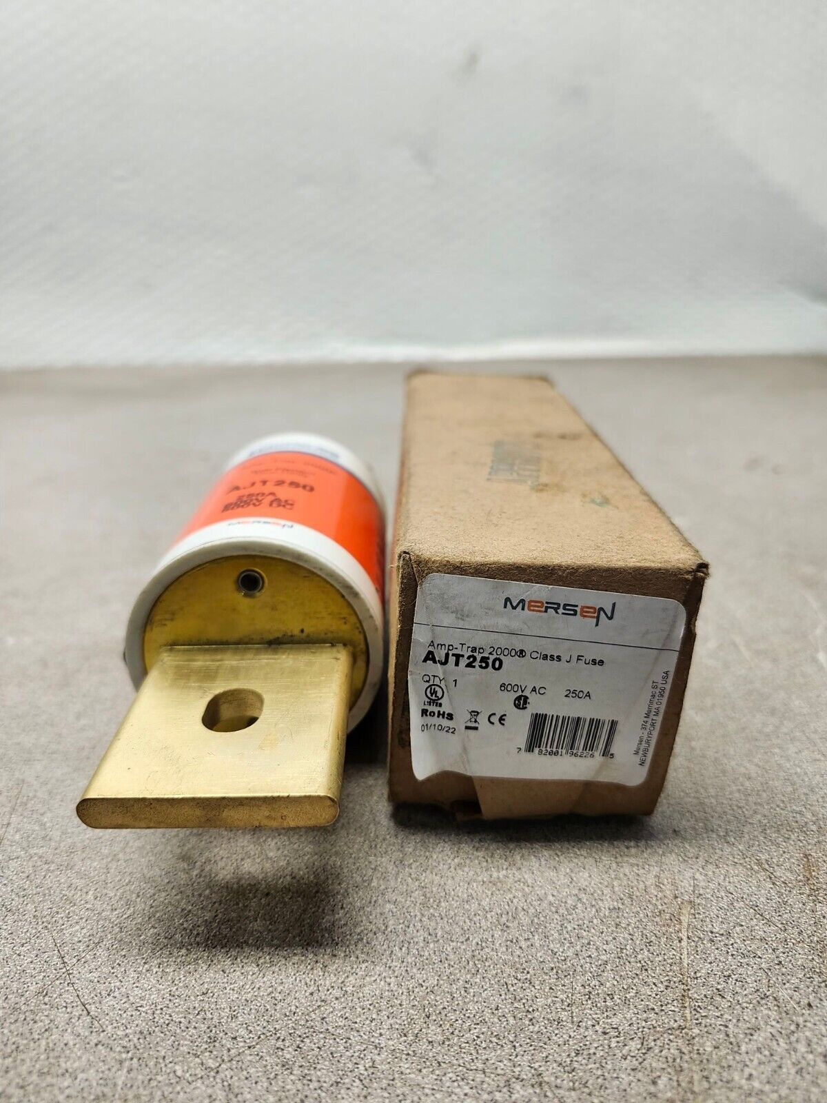 NEW IN BOX MERSEN AMP-TRAP FUSE AJT250