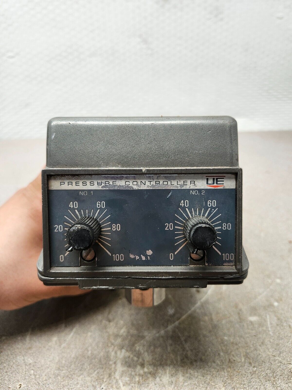 NEW NO BOX United Electric PRESSURE CONTROLLER 125/250VAC 15AMPS TYPE H3C2