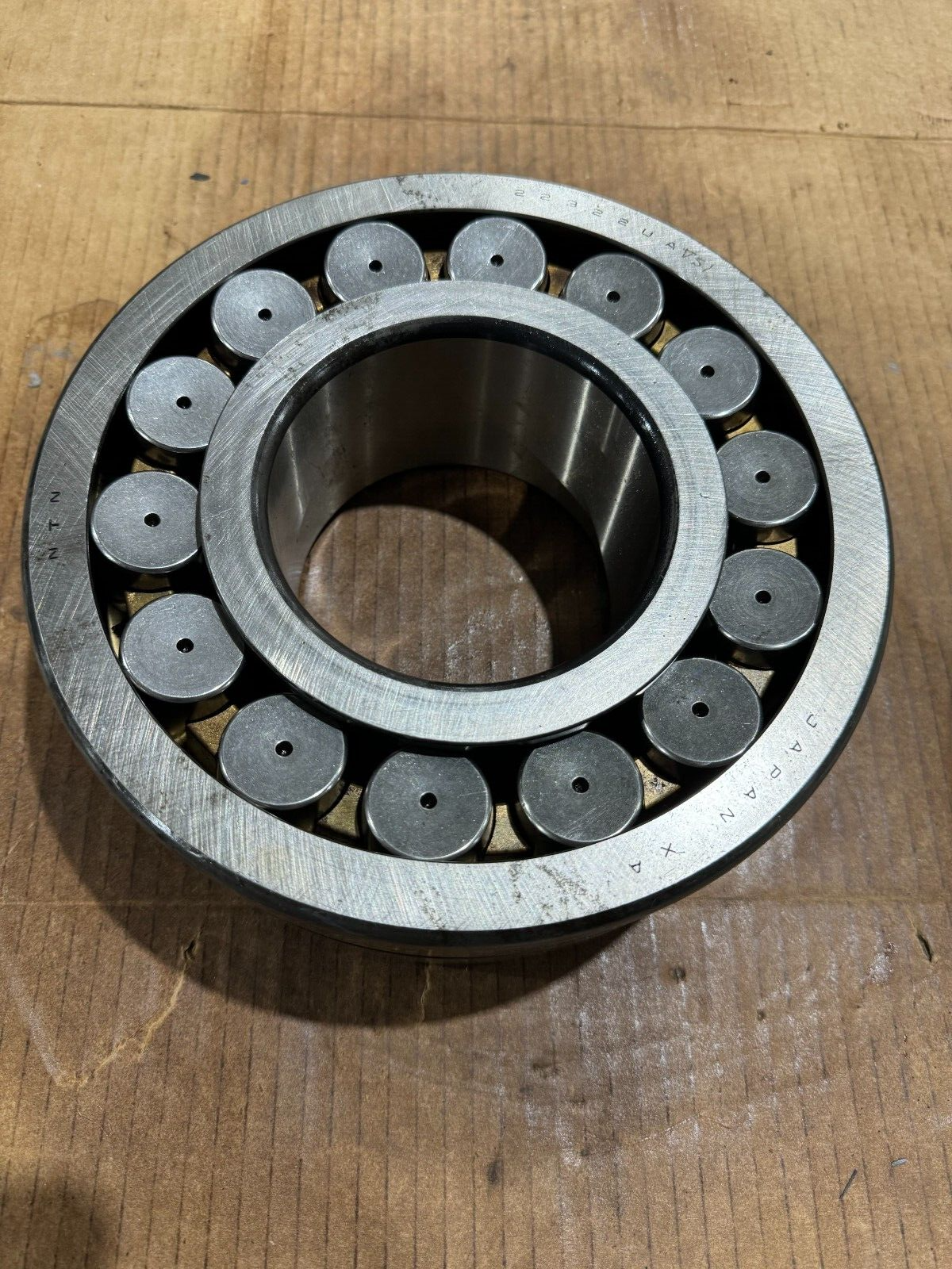 NEW NO BOX NTN SPHERICAL ROLLER BEARING 22322UA