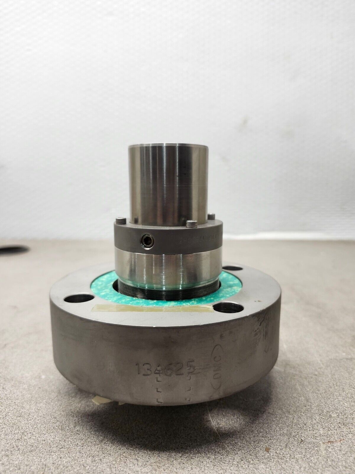 NEW IN BOX RECONDITIONED DURA SEAL SHAFT ASSEMBLY XC3B1750R33