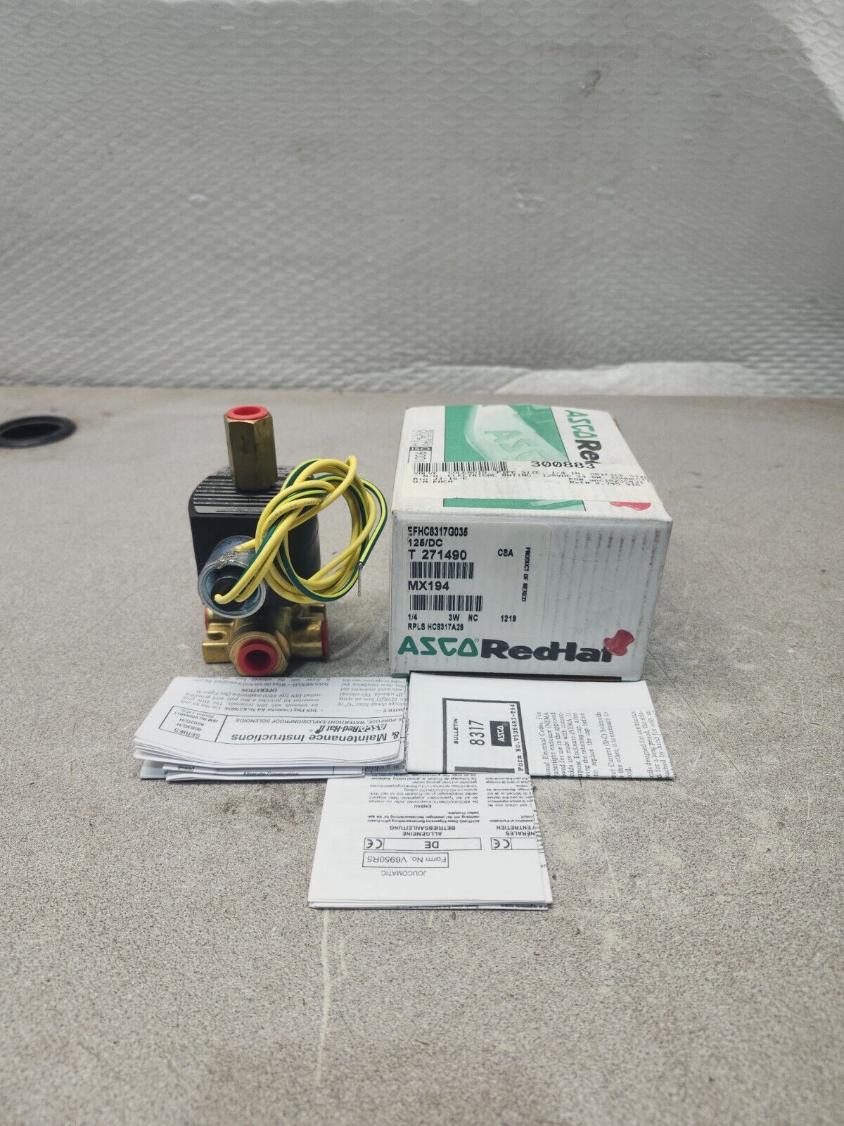 NEW IN BOX ASCO SOLENOID VALVE 1/4'' EFHC8317G035