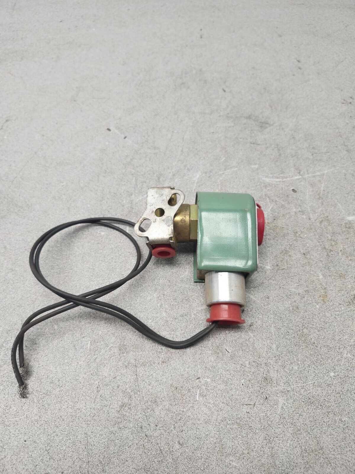 NEW ASCO RED-HAT SOLENOID VALVE 1/4" PIPE 110/120V. COIL 8262B210