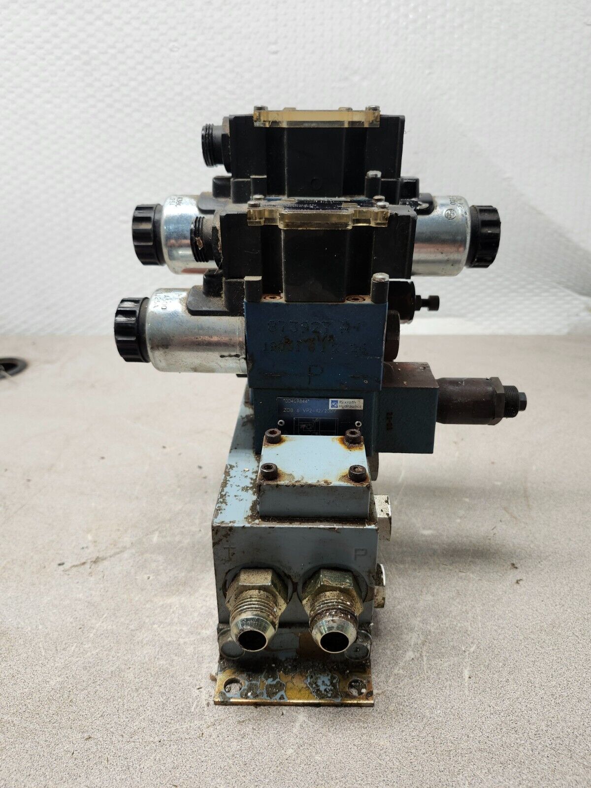 USED REXNORD Hydraulic Relief Valve SETUP ZDB 6 VP2-42/200V,4WE6J61/EG24N9DK25L