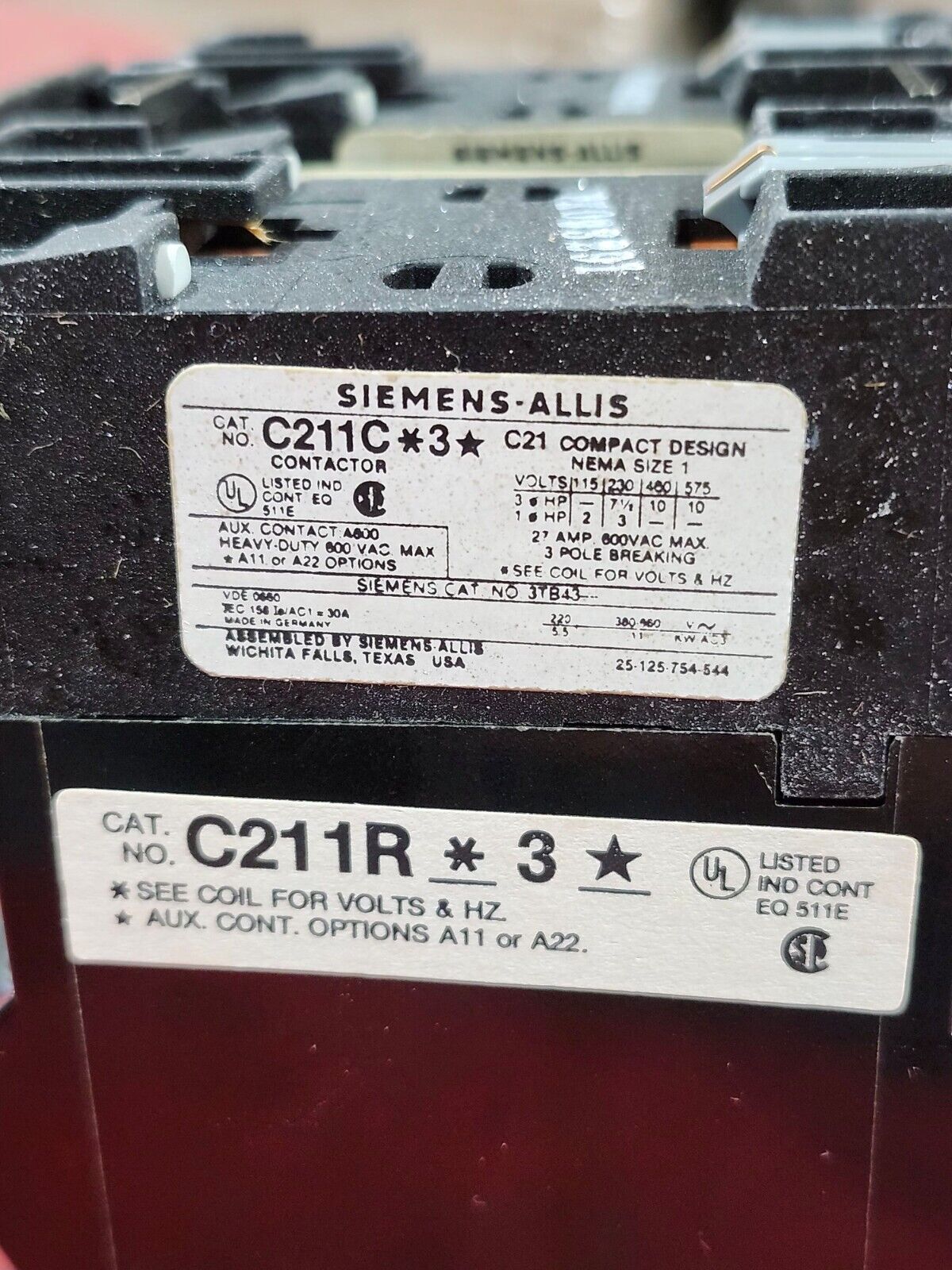 NEW IN BOX SIEMENS REVERSING CONTACTOR C211R13