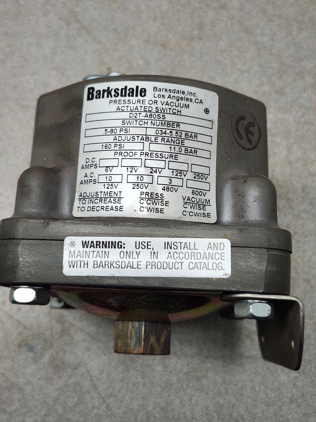 NEW IN BOX BARKSDALE PRESSURE OR VACUUM ACTUATED SWITCH D2T-A80SS