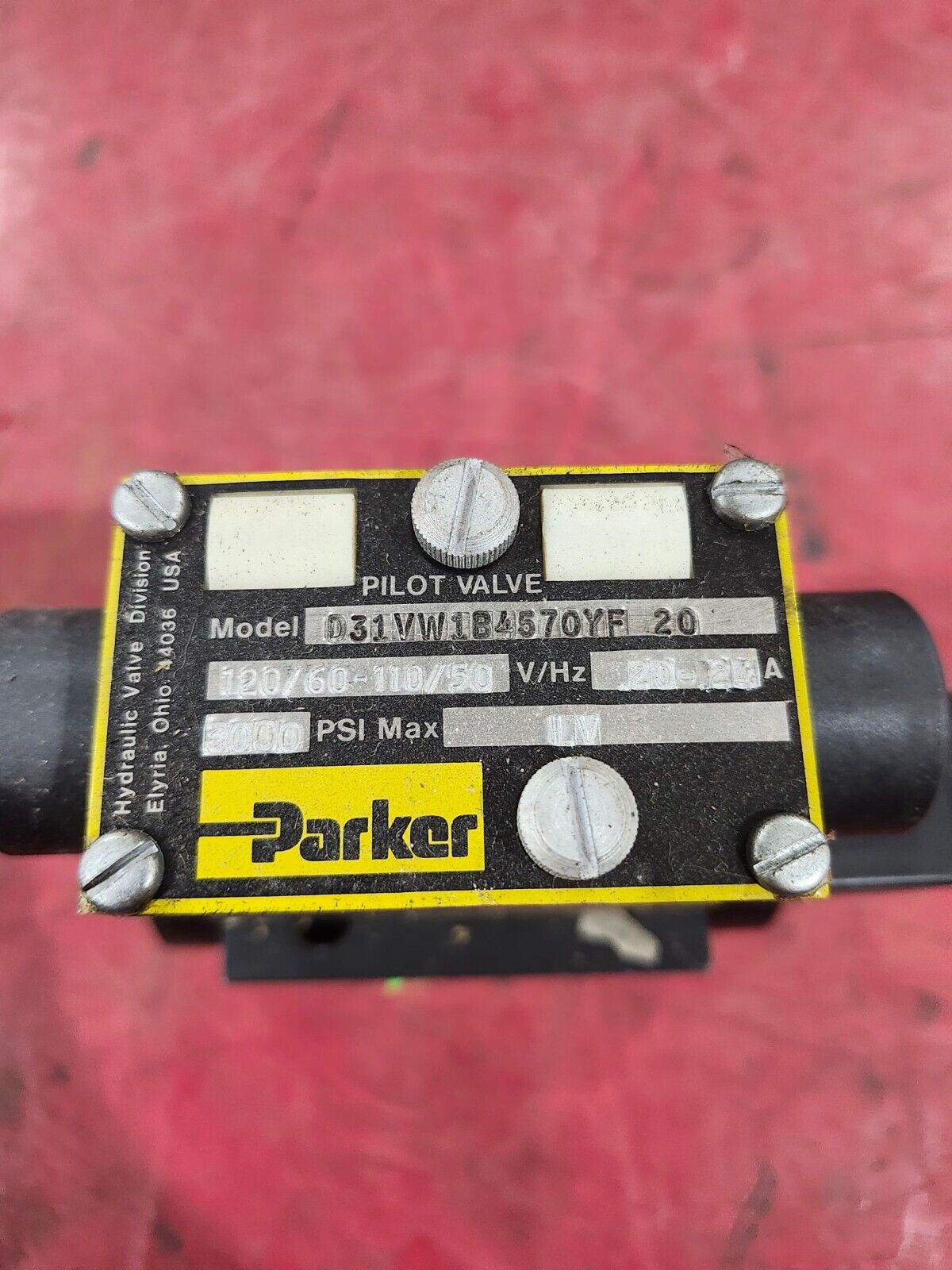 NEW NO BOX PARKER PILOT VALVE D31VW1B4570YF20