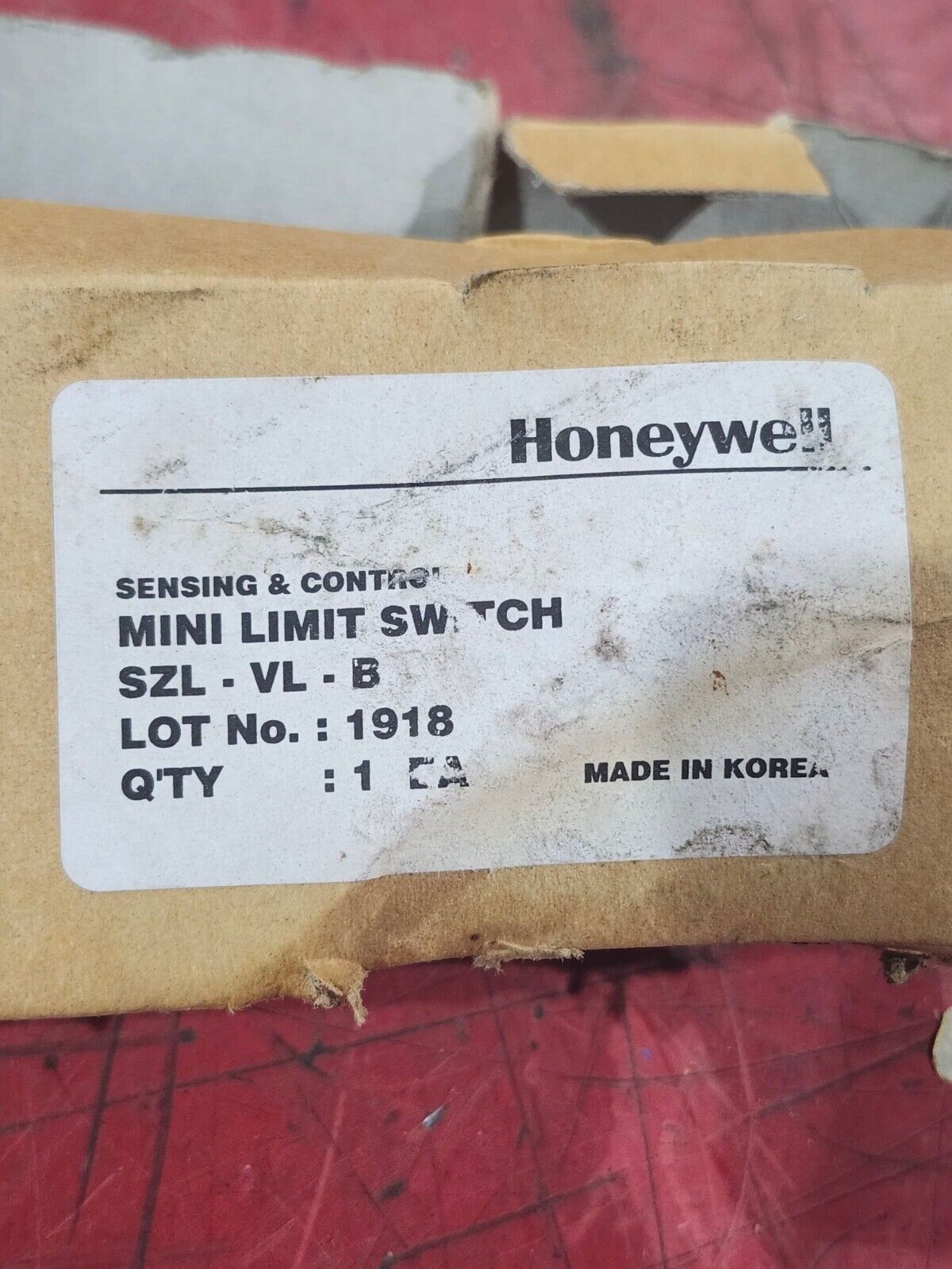 NEW IN BOX HONEYWELL LIMIT SWITCH SZL-VL-B