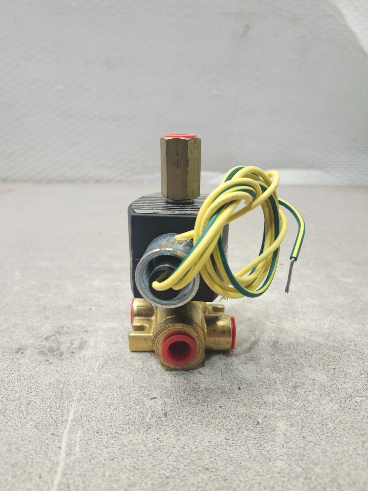 NEW IN BOX ASCO SOLENOID VALVE 1/4'' EFHC8317G035