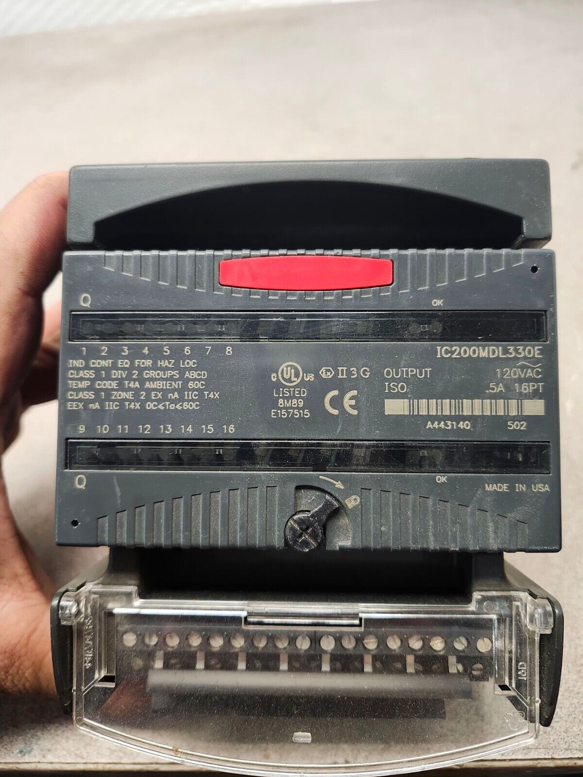 USED GE Fanuc VersaMax Discrete 120V Output Module IC200MDL330E