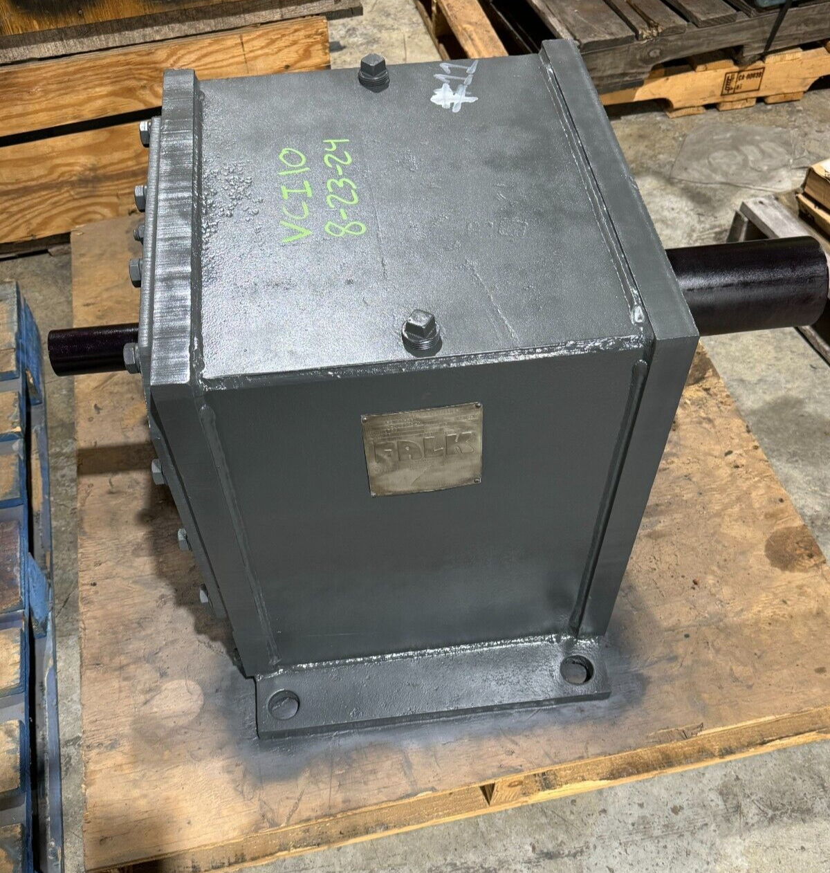 SURPLUS FALK ENCLOSED GEAR DRIVE SPEED REDUCER 38.61 RATIO 252 90FZ3A