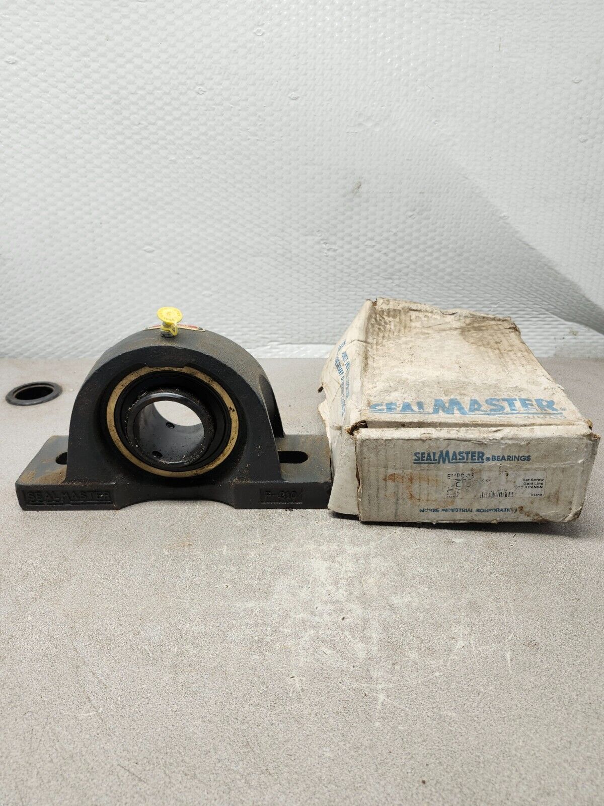 NEW IN BOX SEALMASTER PILLOW BLOCK BEARING 2-3/16'' EMPD-35