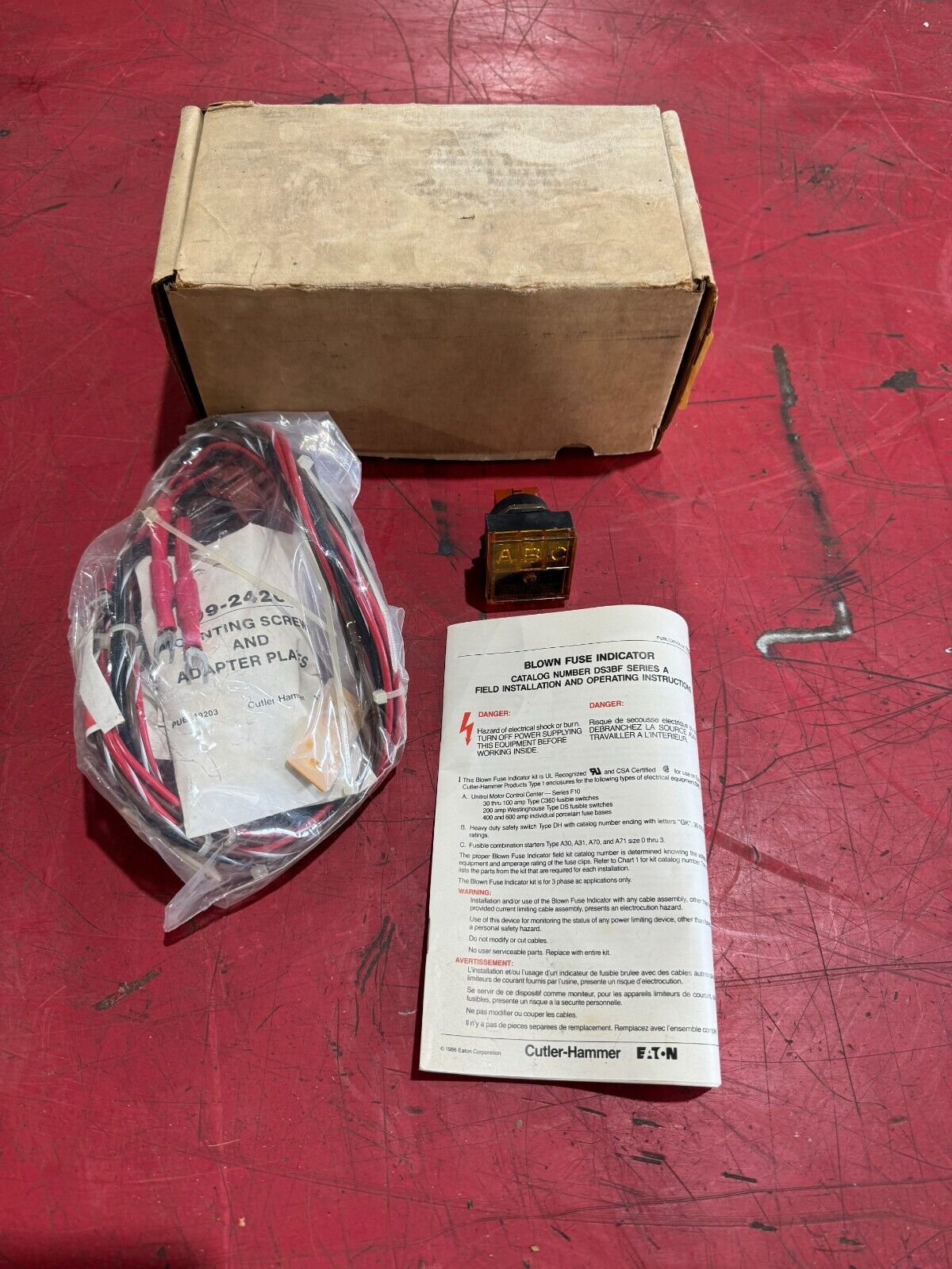 NEW IN BOX CUTLER HAMMER BLOWN FUSE INDICATOR KIT DS3BF44 SER.A