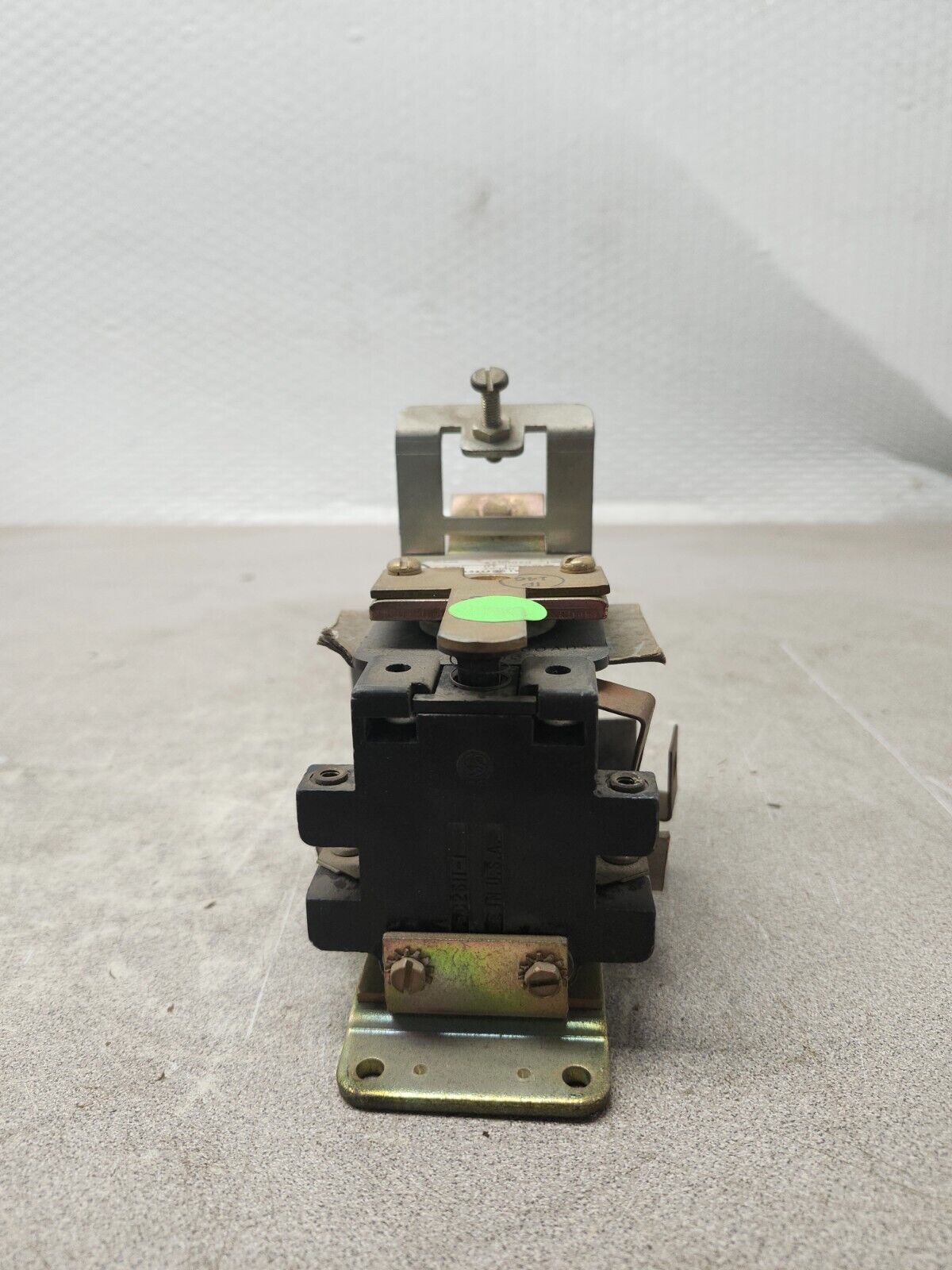 USED GENERAL ELECTRIC RELAY IC2820 D300B23