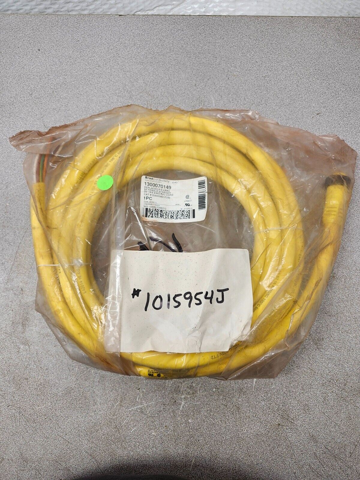 NEW IN BAG BRAD CONNECTIVITY CABLE 8P FEMALE 20'' 16/8AWG PVC 1300070149