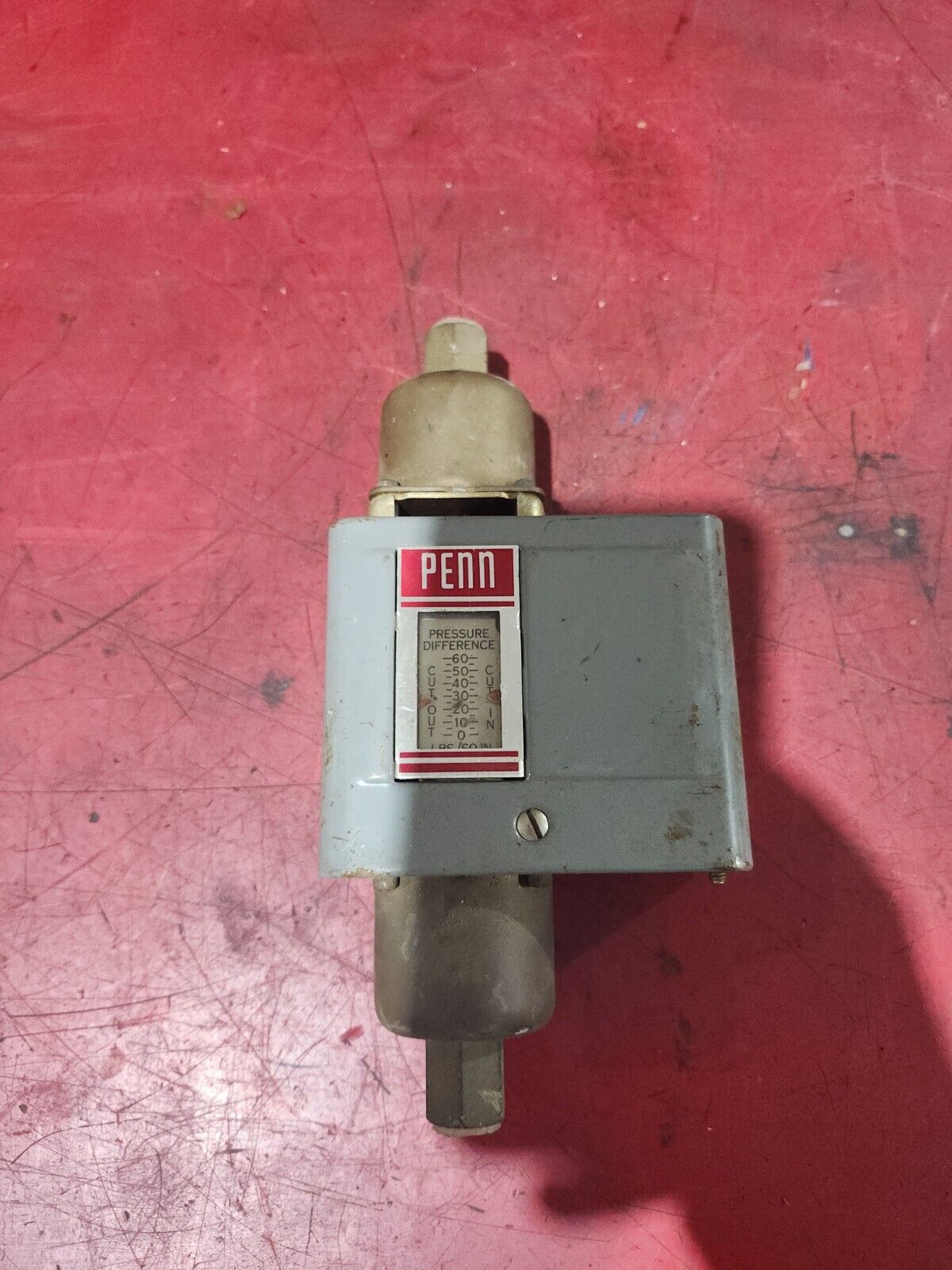 NEW NO BOX PENN DIFFERENTIAL PRESSURE CONTROL P74HA-9